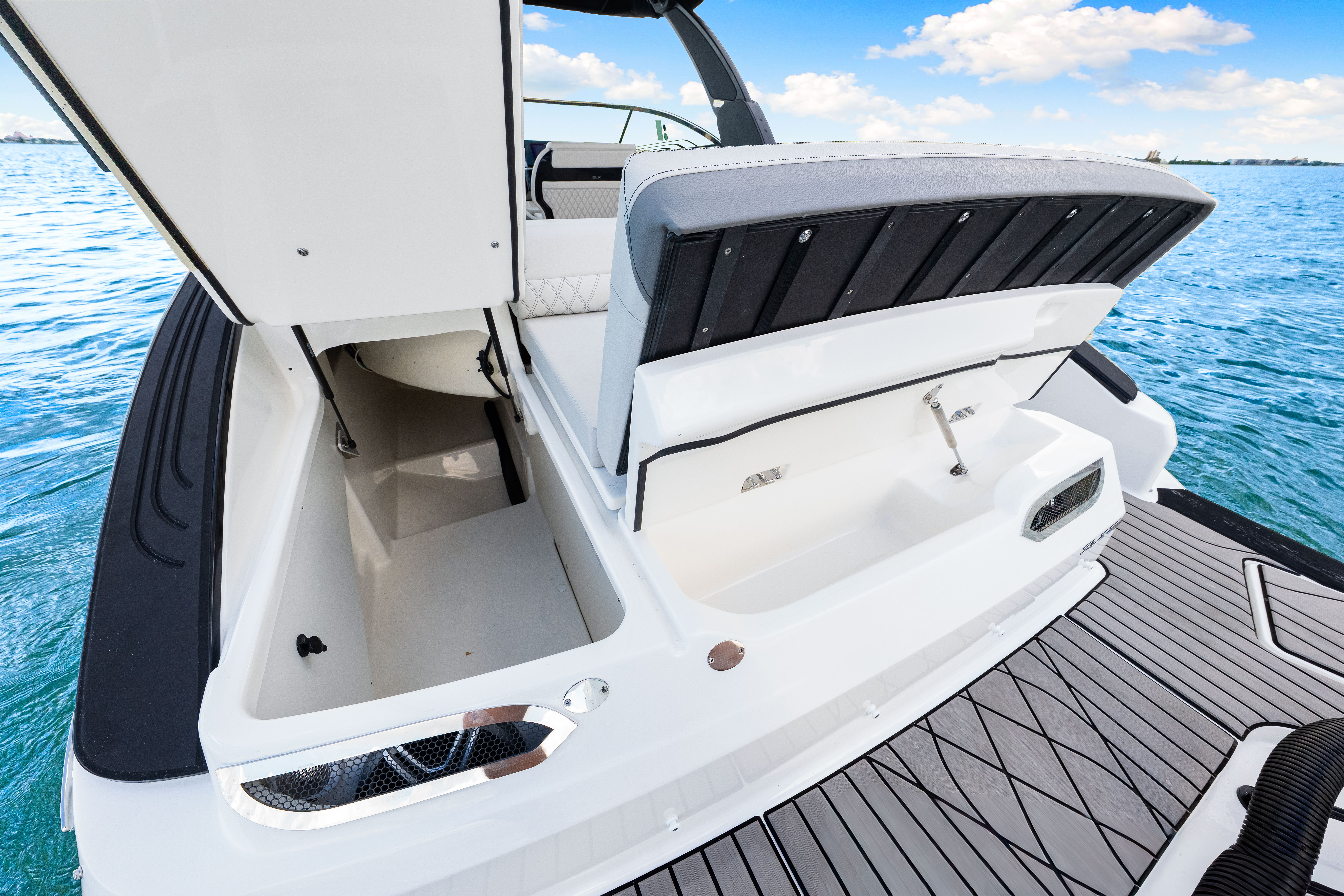 2026 Sea Ray SLX 280 Outboard Image Thumbnail #30