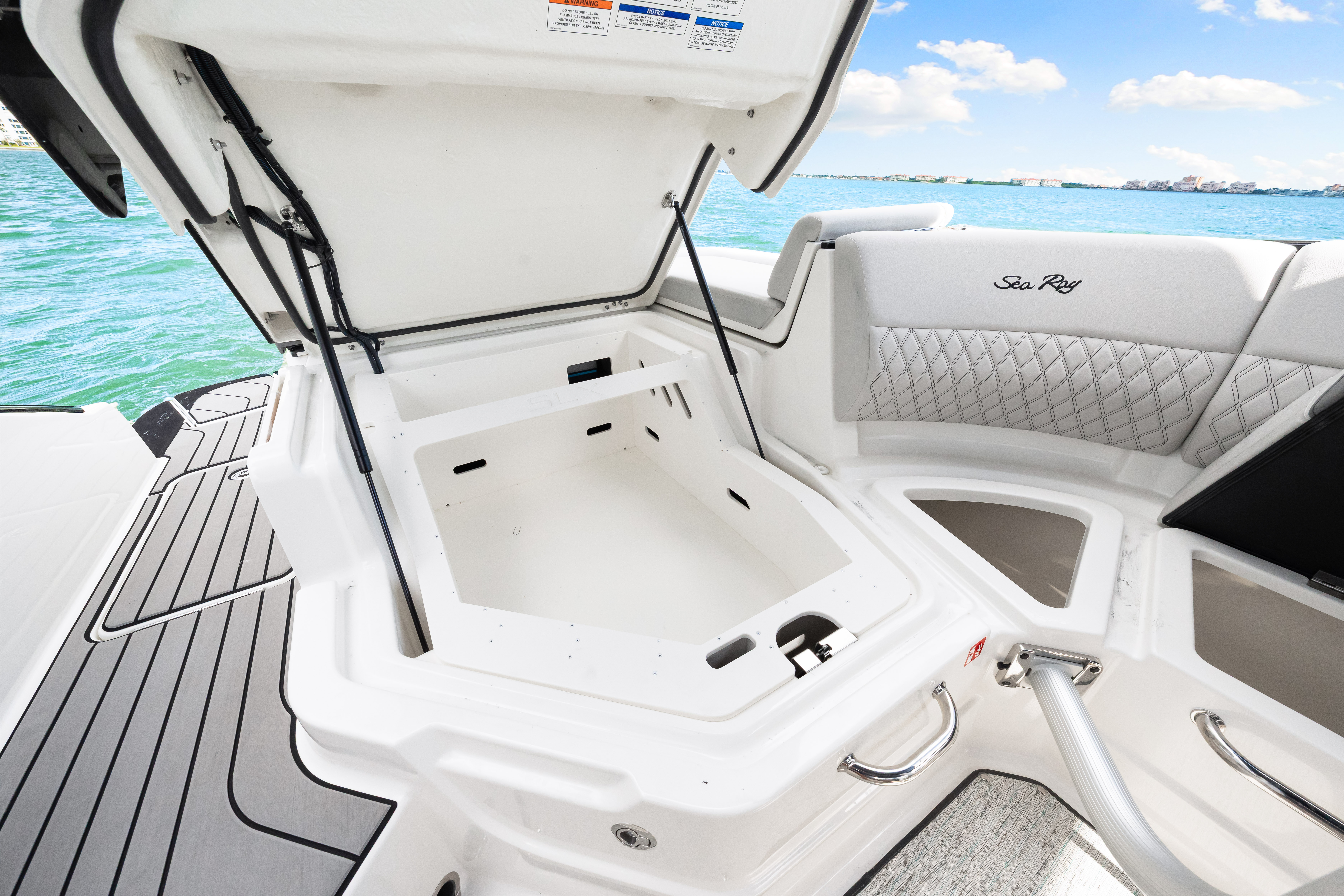 2026 Sea Ray SLX 280 Outboard Image Thumbnail #31