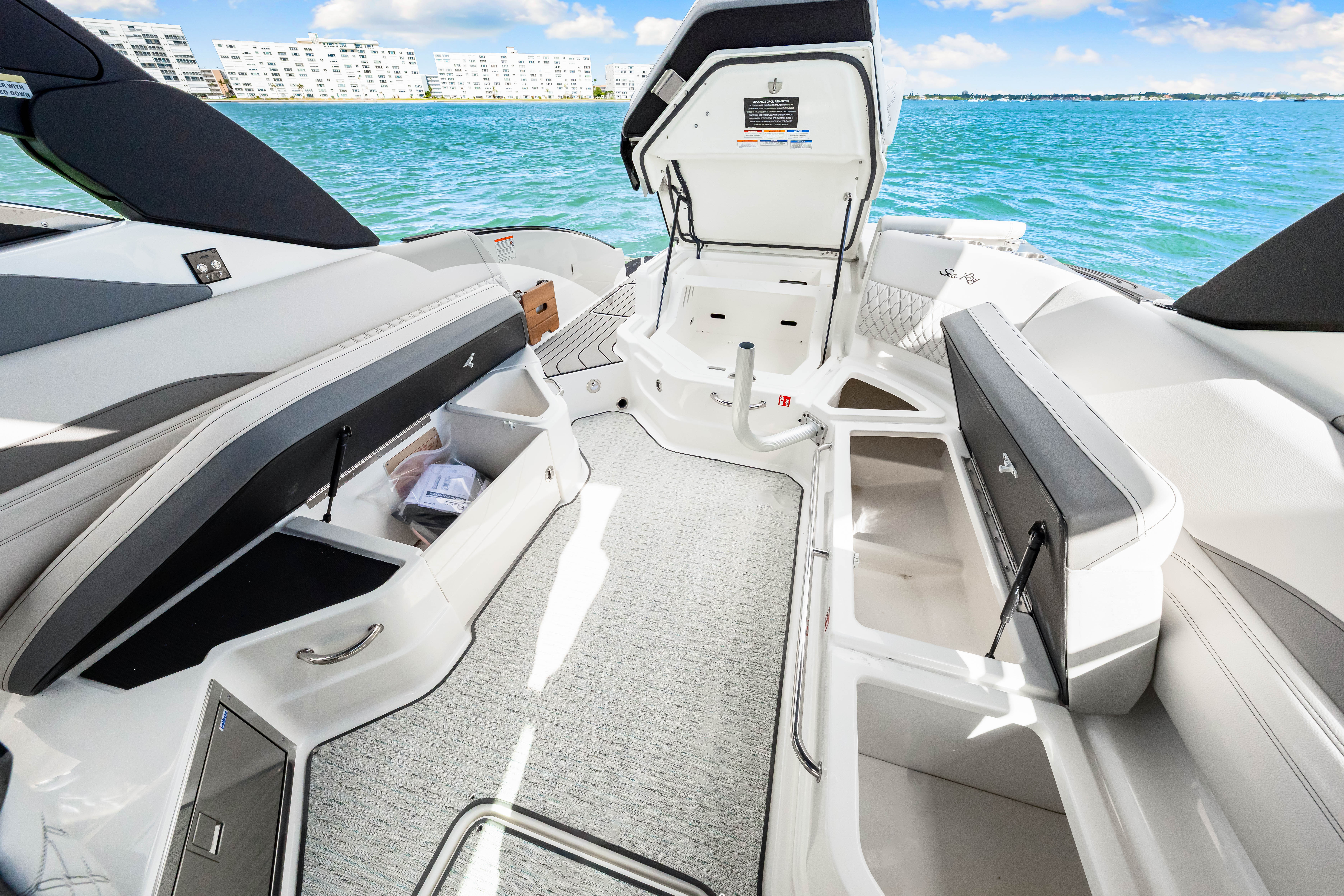 2026 Sea Ray SLX 280 Outboard Image Thumbnail #33