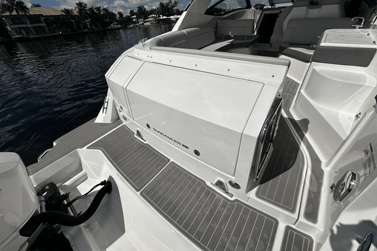 2026 Sea Ray Sundancer 320 Outboard Image Thumbnail #19
