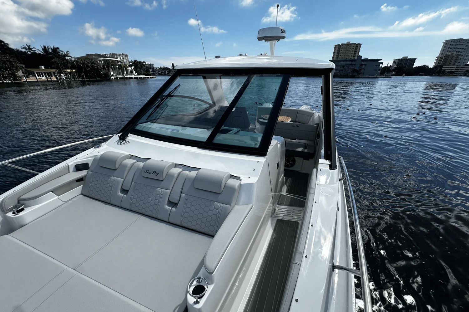 2026 Sea Ray Sundancer 320 Outboard Image Thumbnail #41