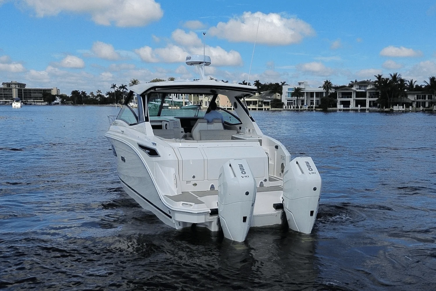 2026 Sea Ray Sundancer 320 Outboard Image Thumbnail #9