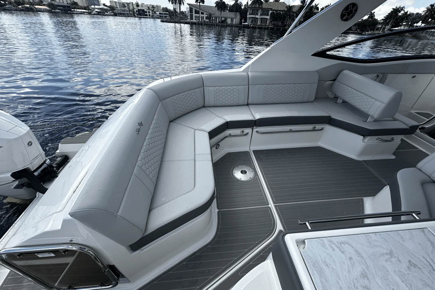 2026 Sea Ray Sundancer 320 Outboard Image Thumbnail #24