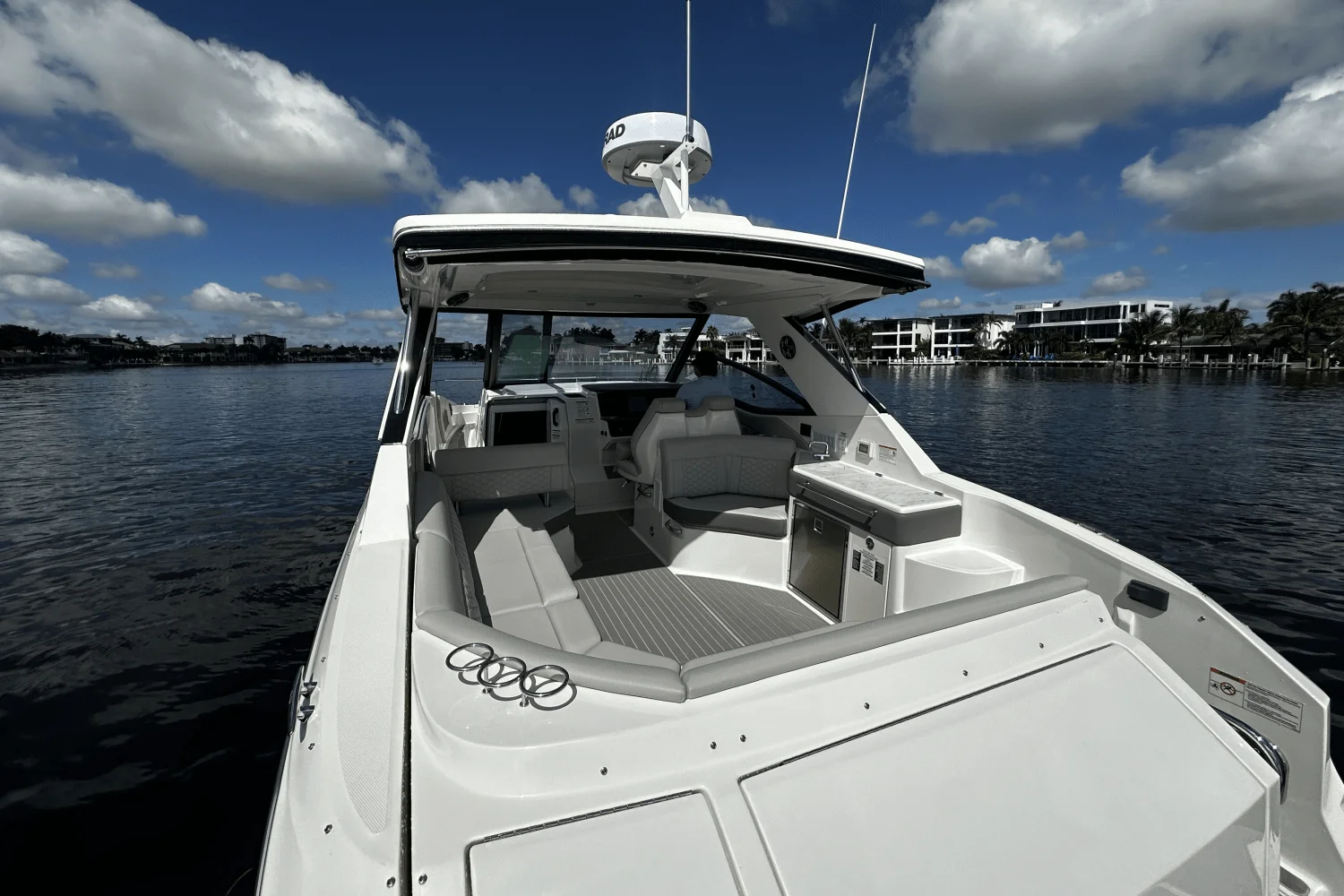 2026 Sea Ray Sundancer 320 Outboard Image Thumbnail #21