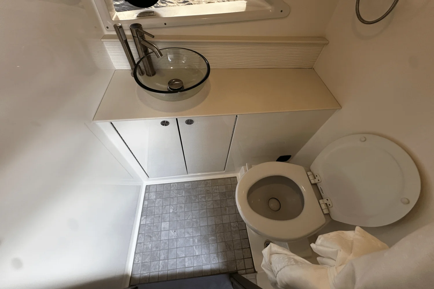 2026 Sea Ray Sundancer 320 Outboard Image Thumbnail #49