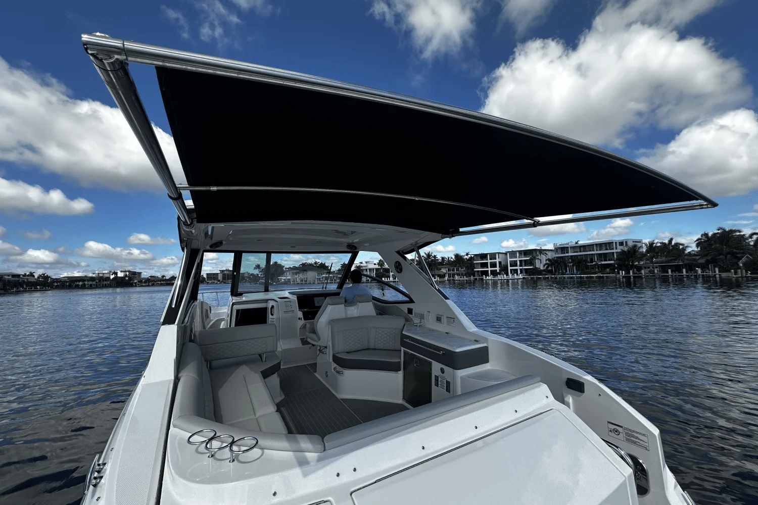 2026 Sea Ray Sundancer 320 Outboard Image Thumbnail #22