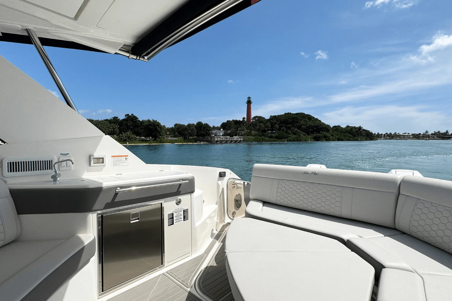 2026 Sea Ray Sundancer 320 Outboard Image Thumbnail #7