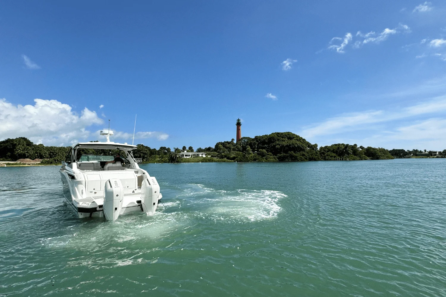 2026 Sea Ray Sundancer 320 Outboard Image Thumbnail #4