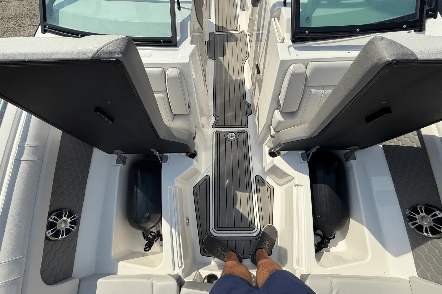 2024 Sea Ray 290 SD Image Thumbnail #18