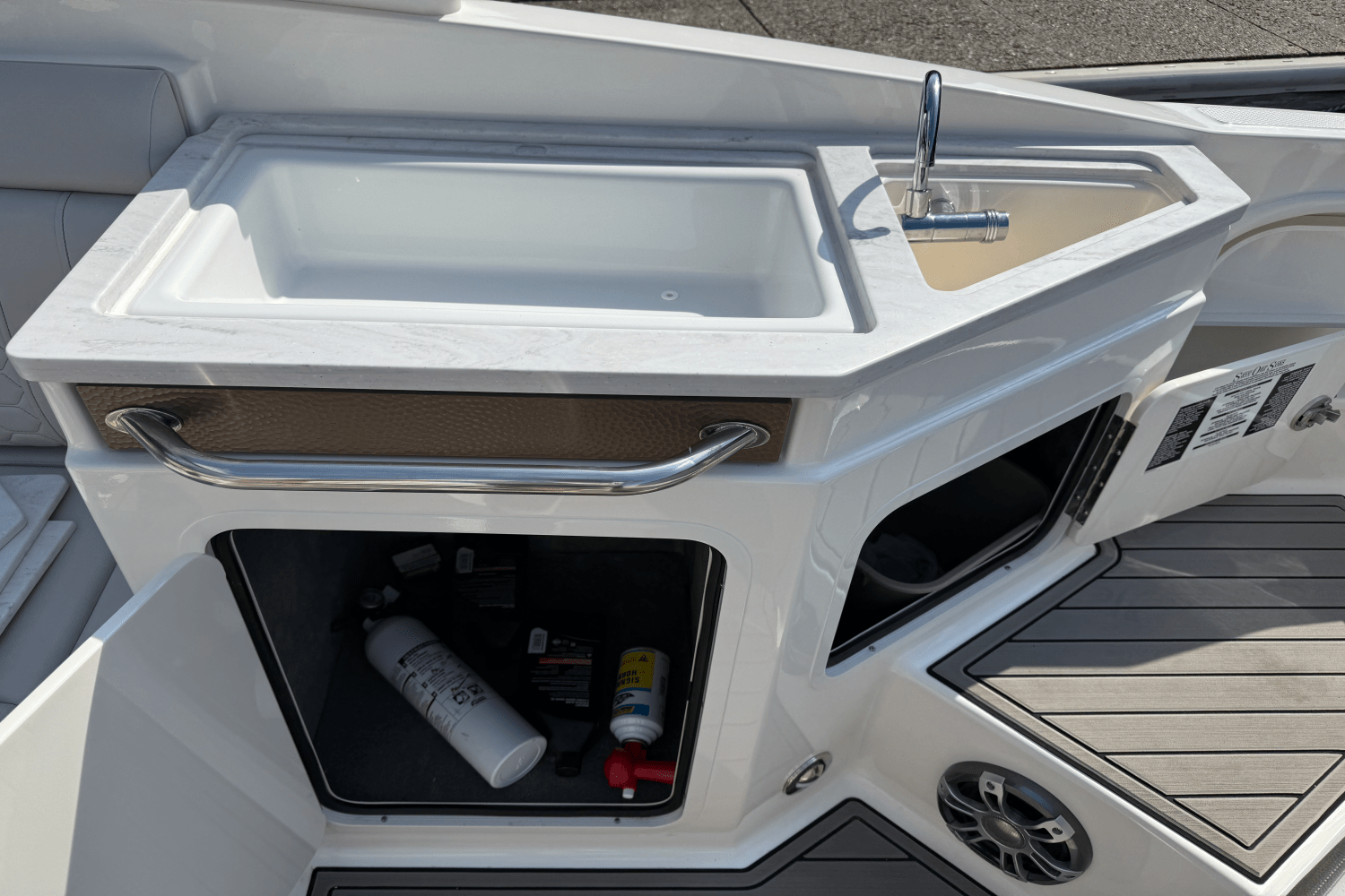 2024 Sea Ray 290 SD Image Thumbnail #12