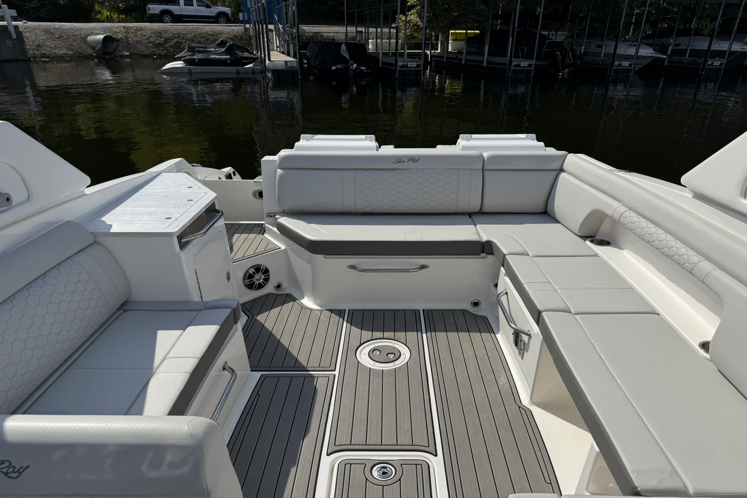 2024 Sea Ray 290 SD Image Thumbnail #11