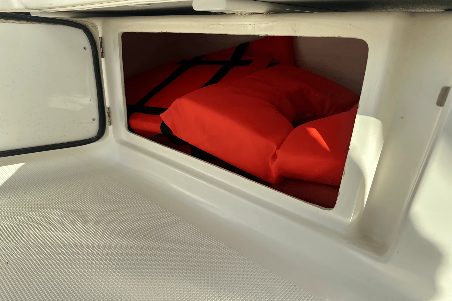 1999 Tiara Yachts 2900 CORONET Image Thumbnail #20