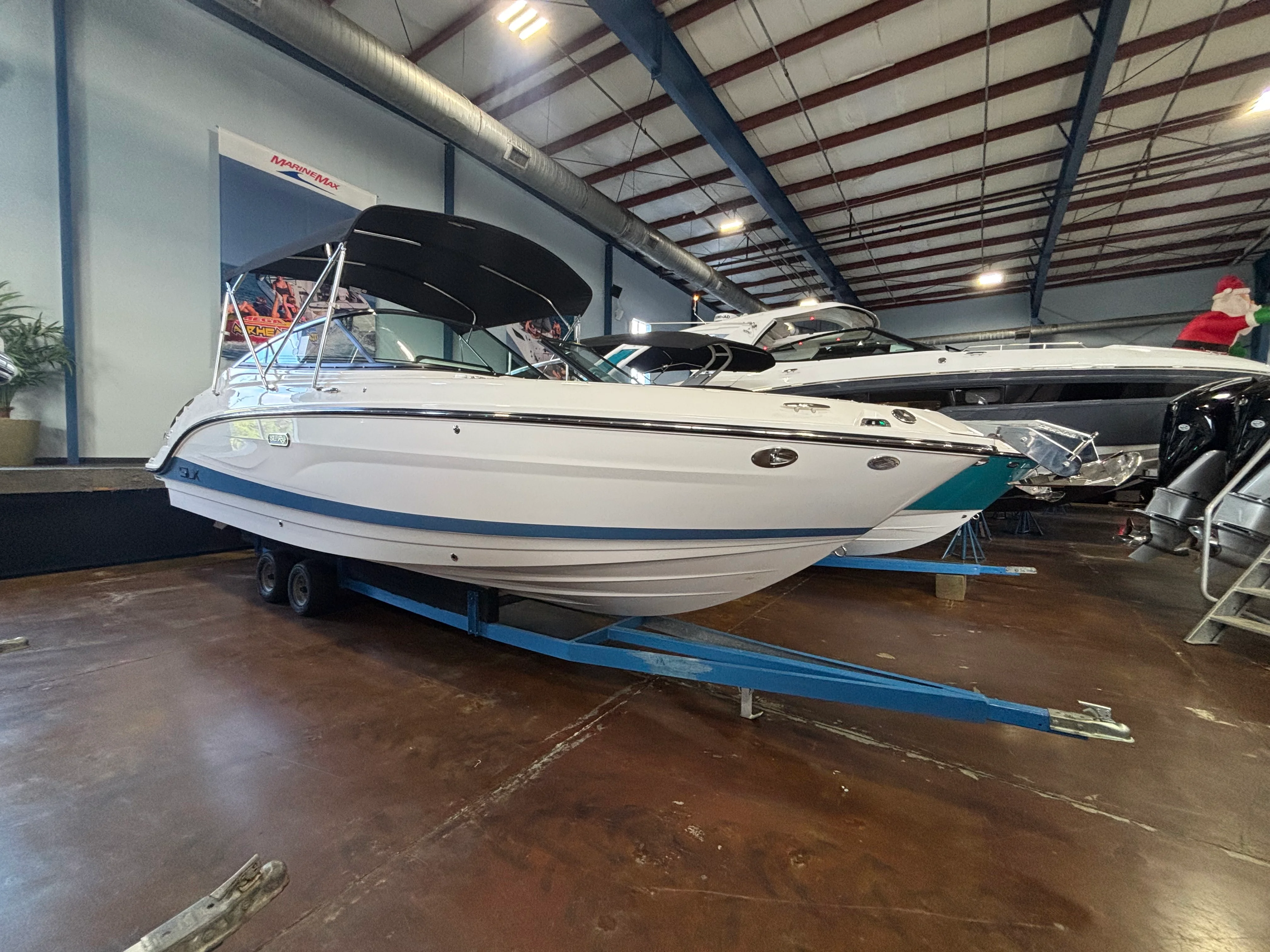 2026 Sea Ray SLX 260 Outboard Image Thumbnail #3