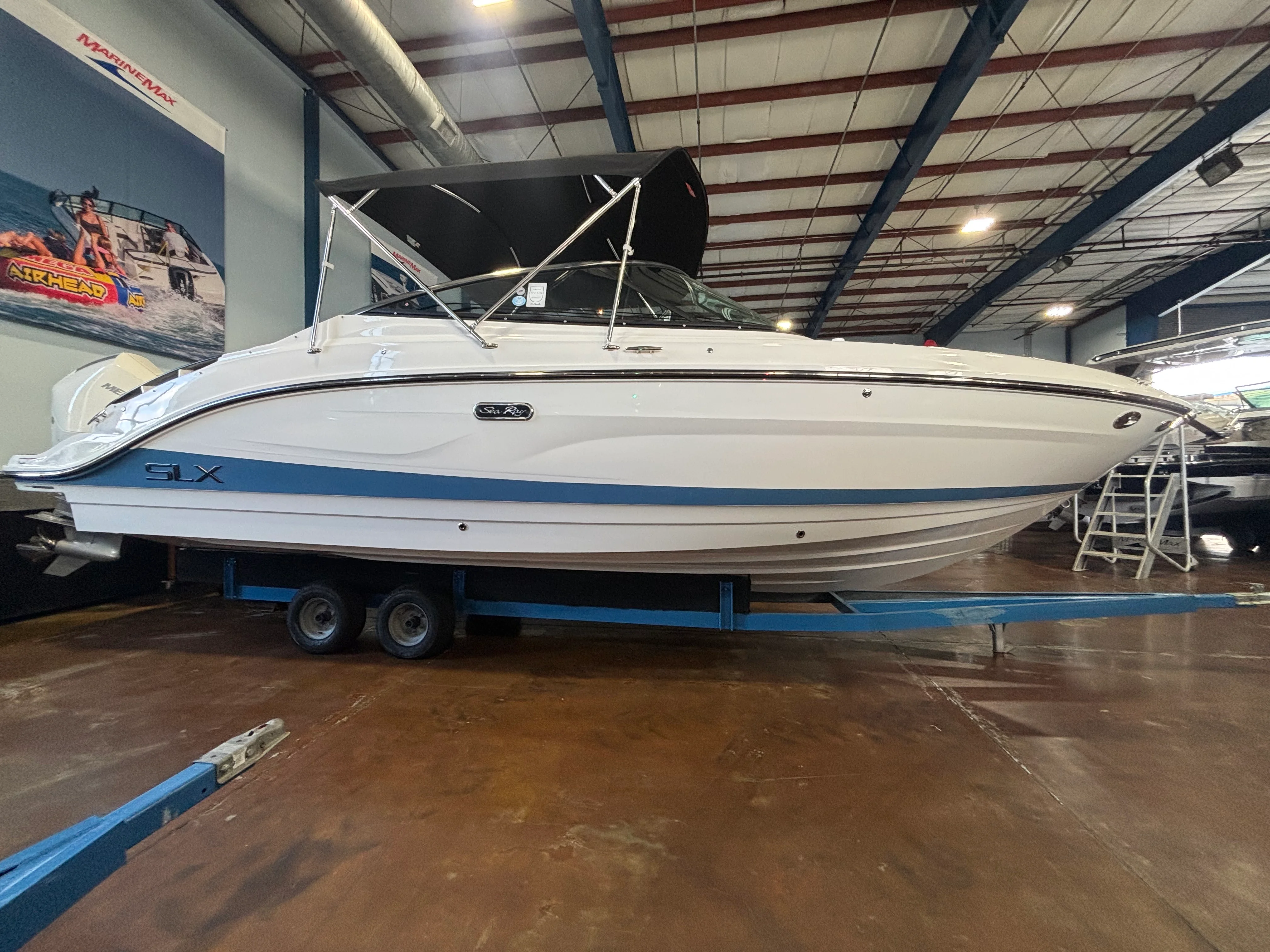 2026 Sea Ray SLX 260 Outboard Image Thumbnail #1