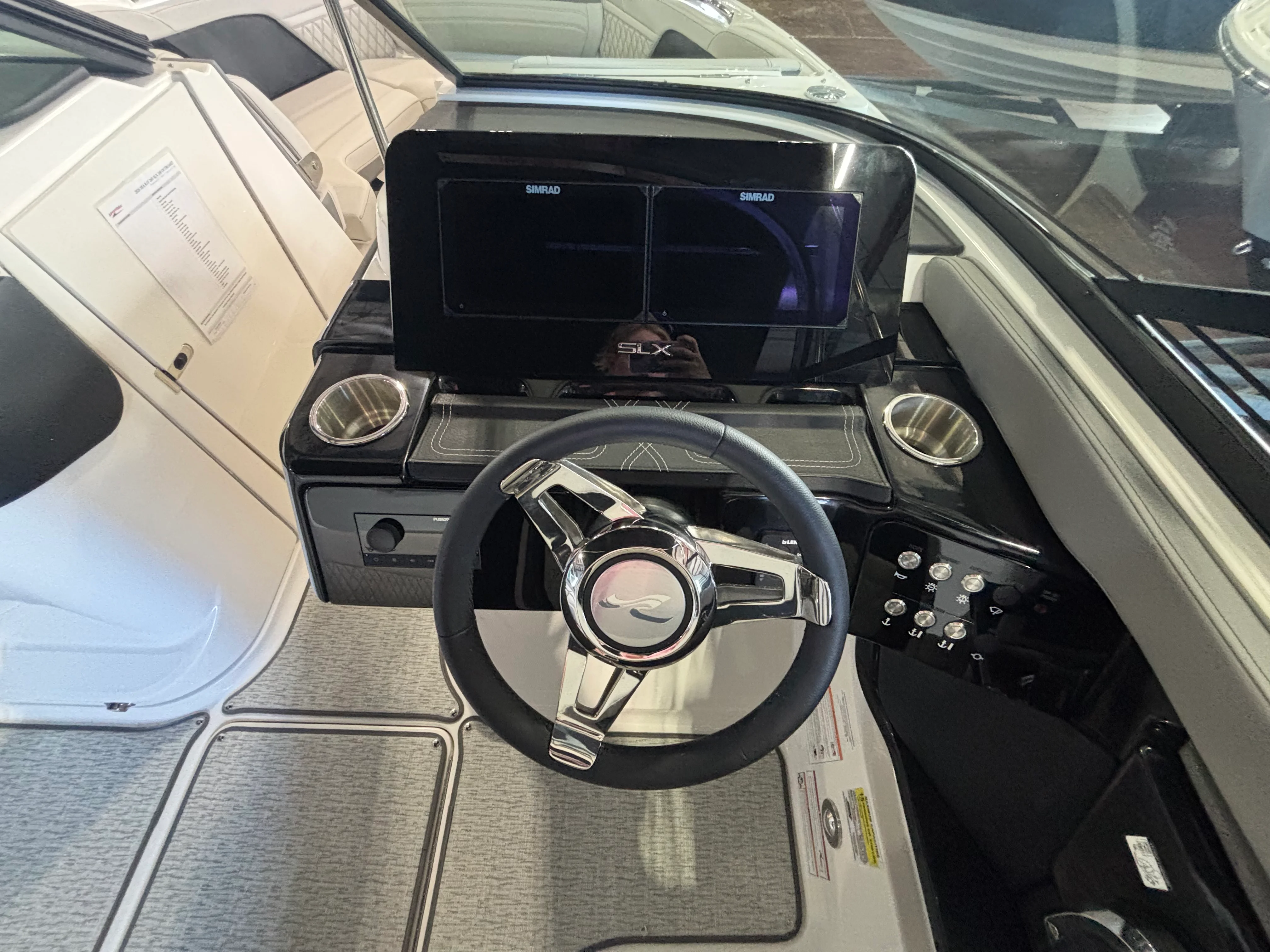 2026 Sea Ray SLX 260 Outboard Image Thumbnail #13