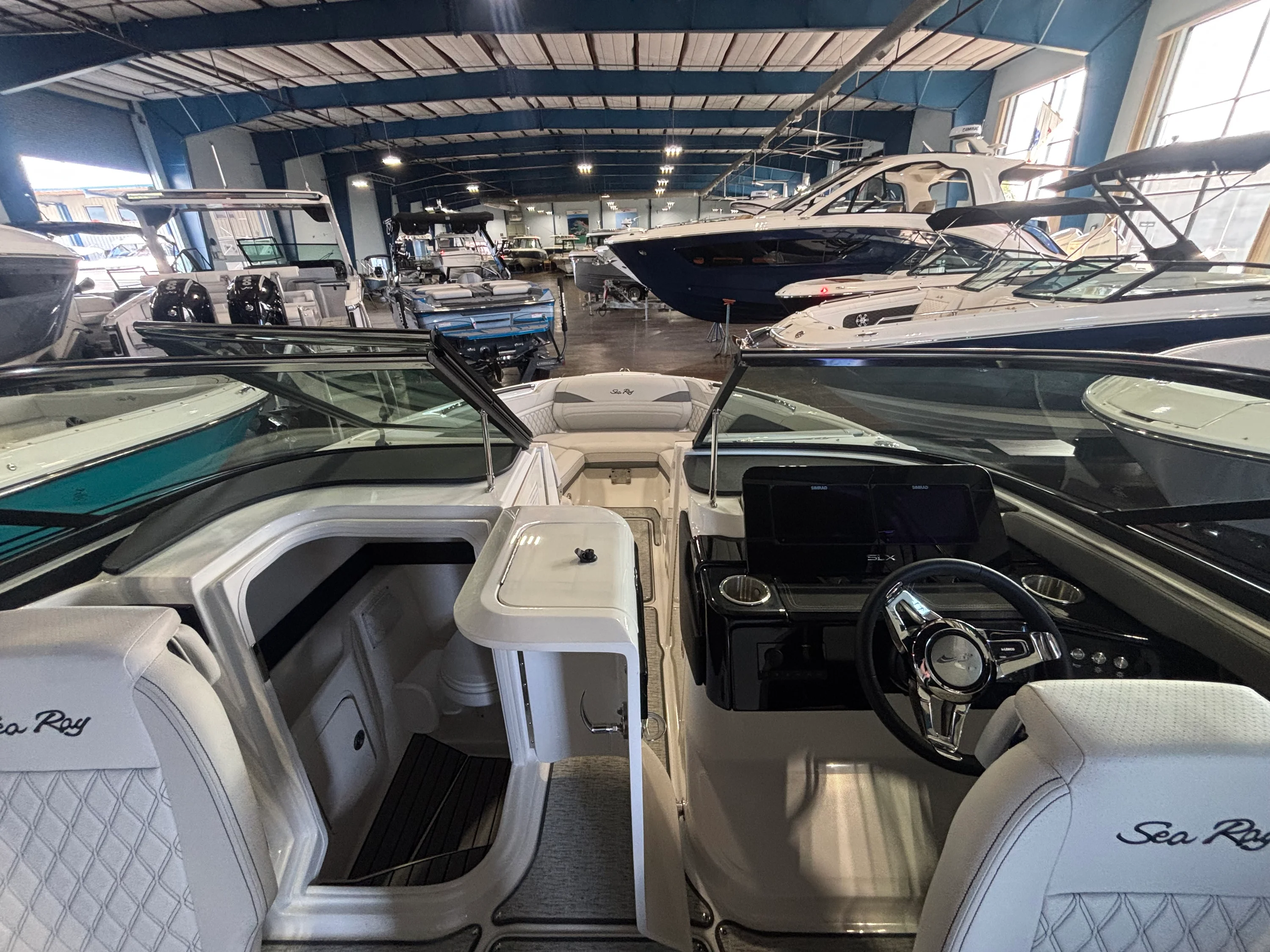 2026 Sea Ray SLX 260 Outboard Image Thumbnail #15