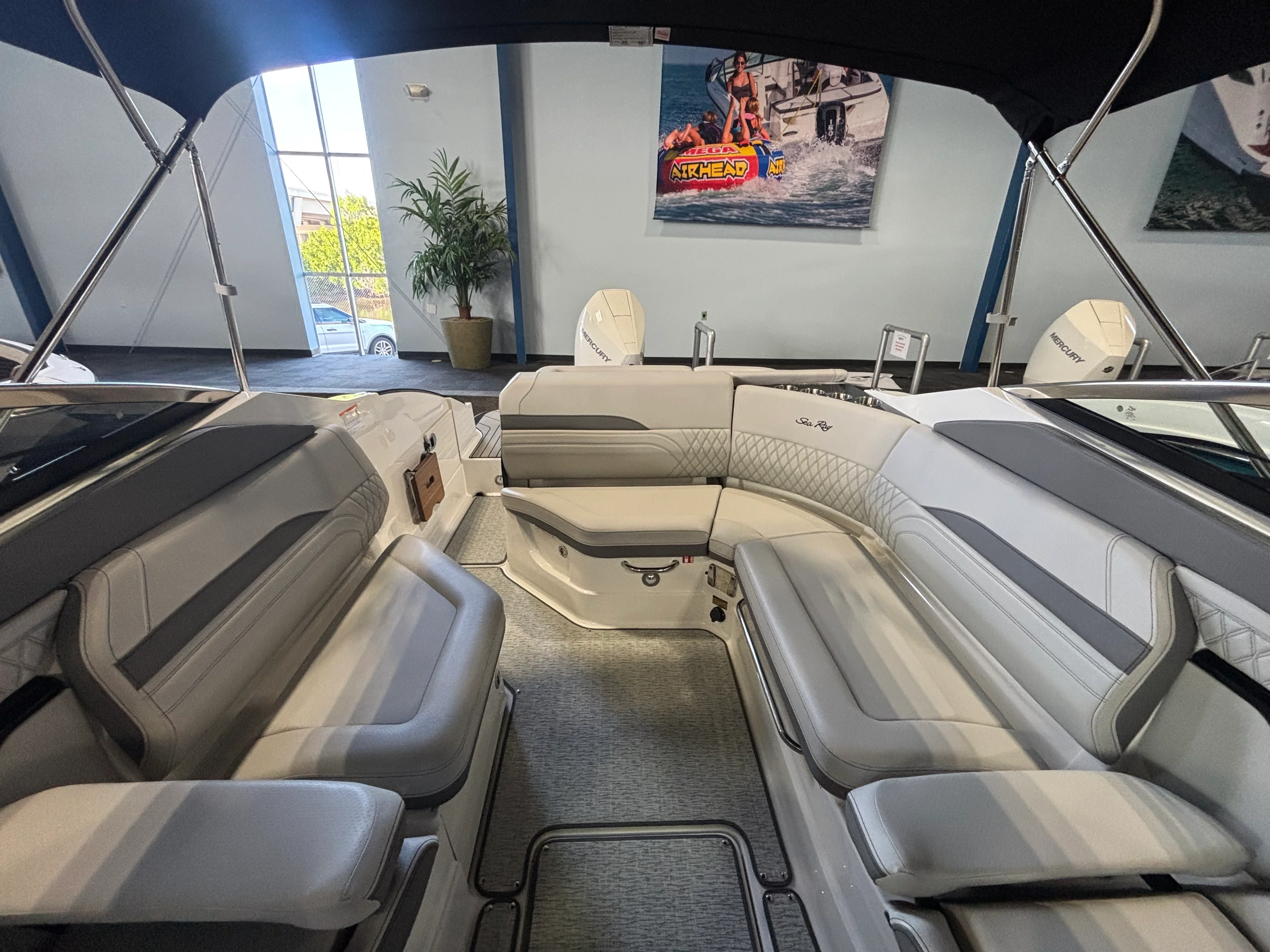 2026 Sea Ray SLX 260 Outboard Image Thumbnail #11