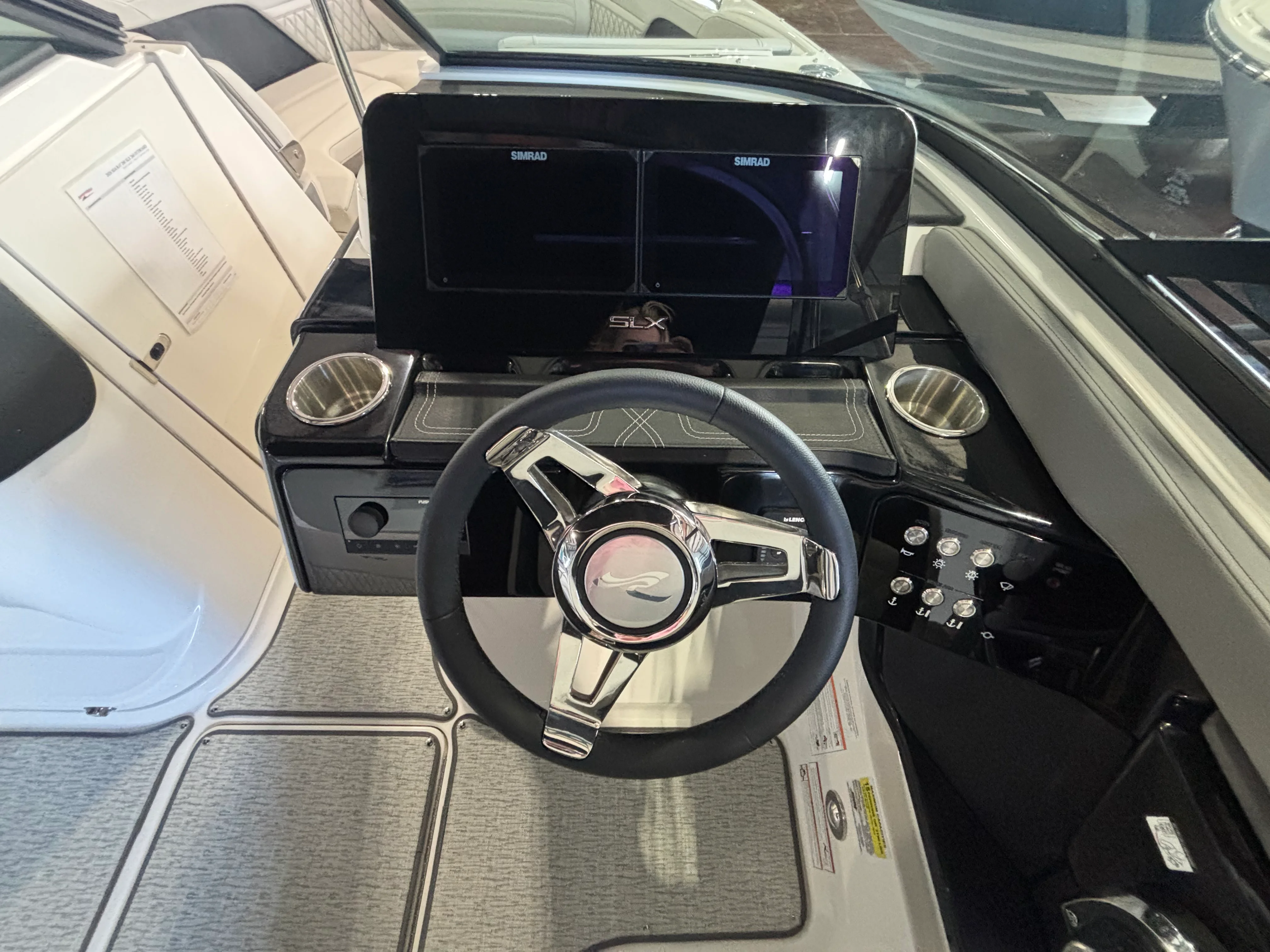 2026 Sea Ray SLX 260 Outboard Image Thumbnail #12