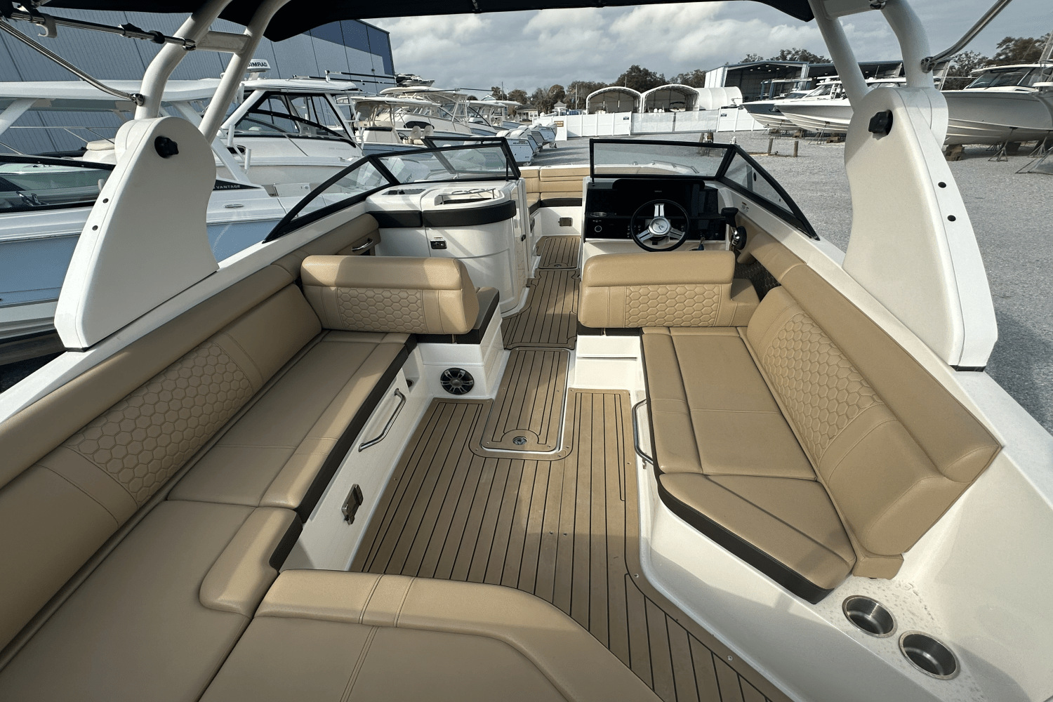 2020 Sea Ray 270 SDX-OB Image Thumbnail #13