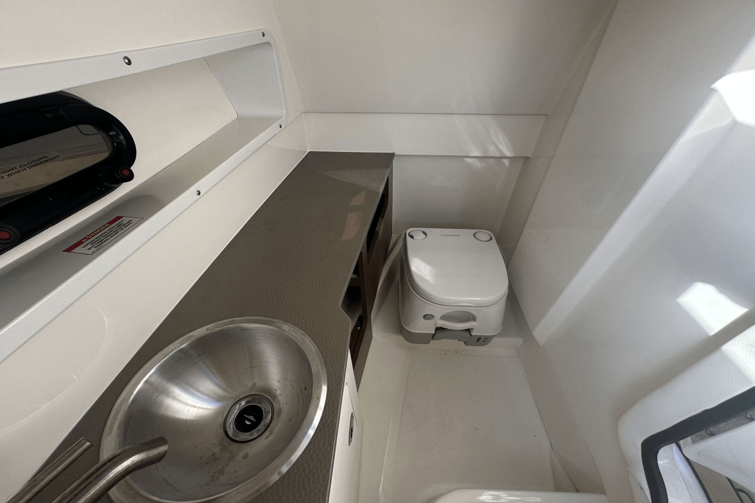 2020 Sea Ray 270 SDX-OB Image Thumbnail #32
