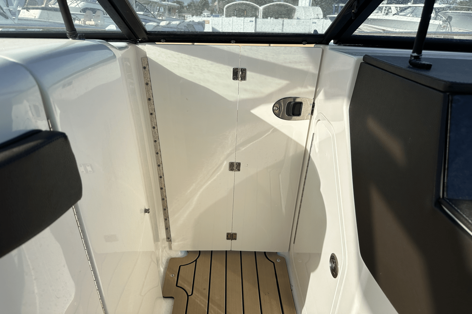 2020 Sea Ray 270 SDX-OB Image Thumbnail #25