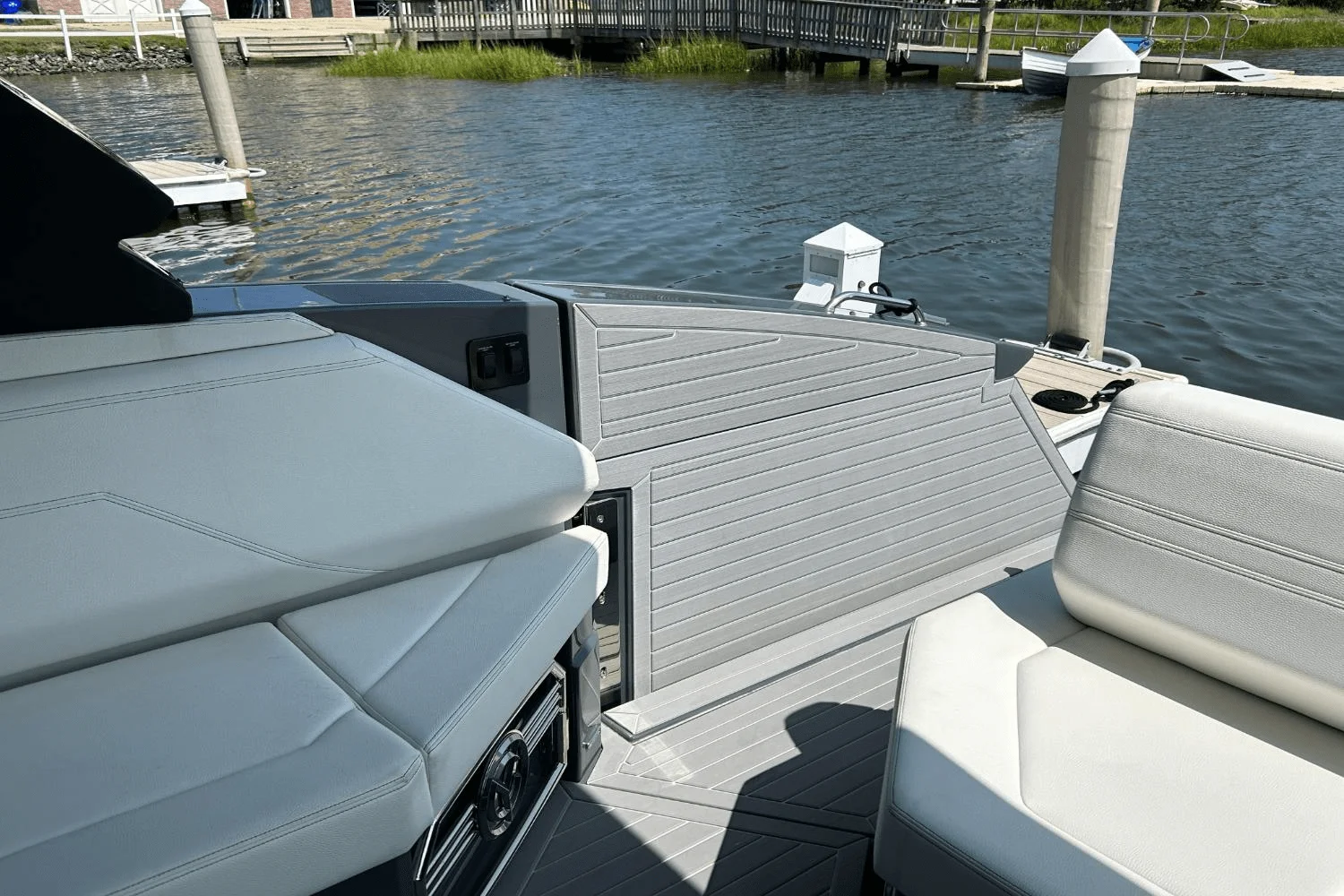 2024 Cruisers Yachts 38 GLS-OB SB Image Thumbnail #14