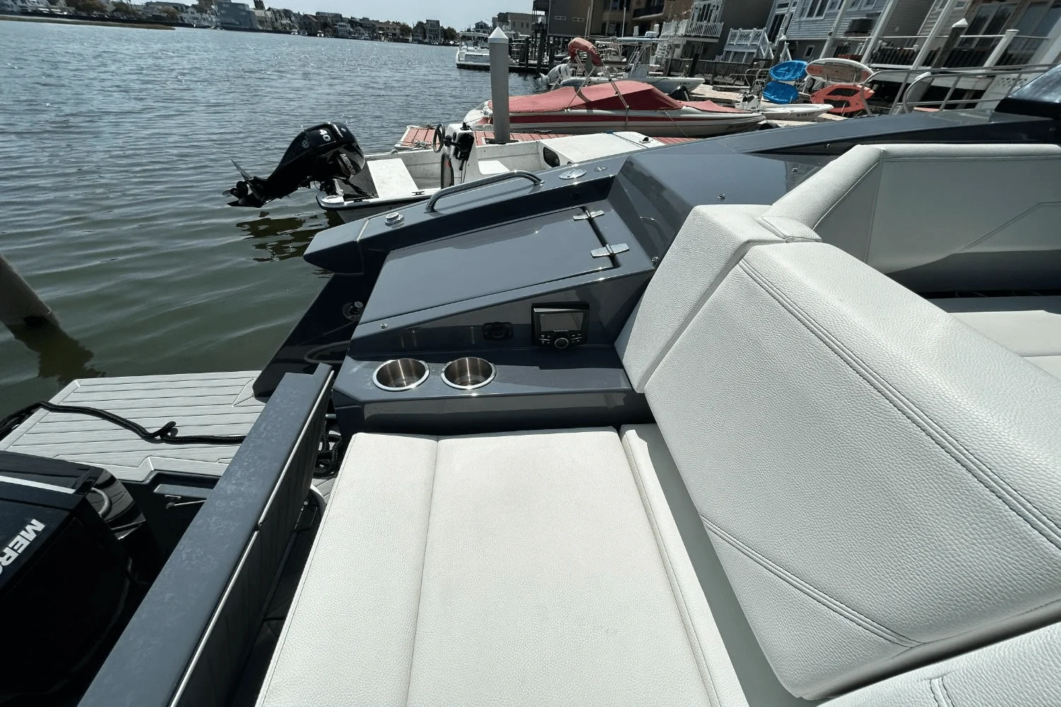 2024 Cruisers Yachts 38 GLS-OB SB Image Thumbnail #7