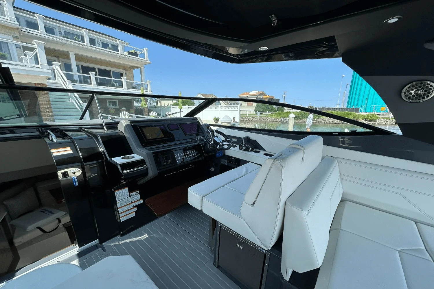 2024 Cruisers Yachts 38 GLS-OB SB Image Thumbnail #38