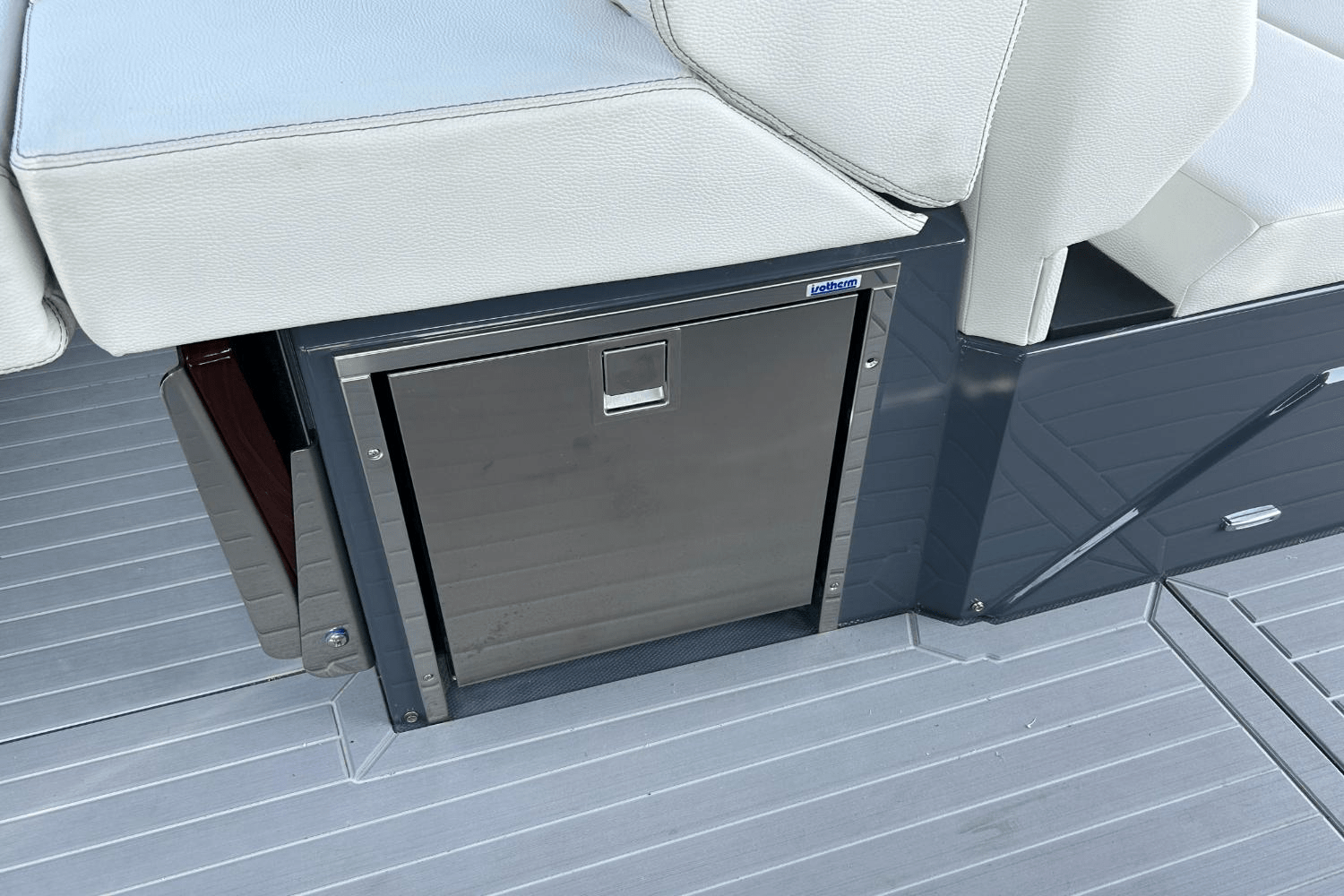 2024 Cruisers Yachts 38 GLS-OB SB Image Thumbnail #48