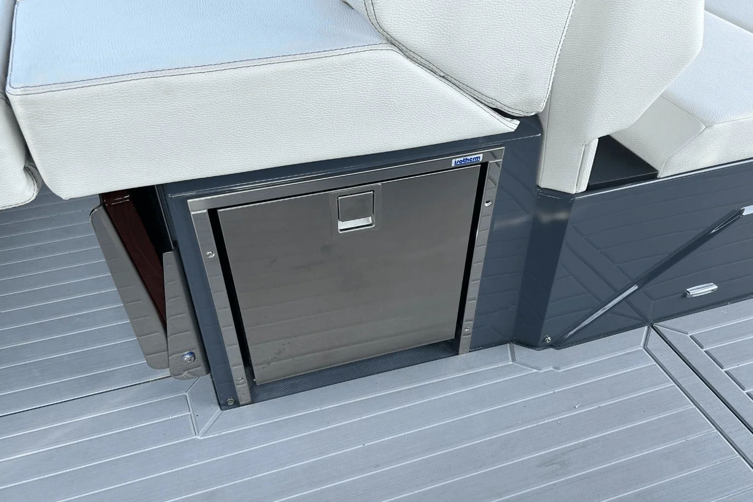 2024 Cruisers Yachts 38 GLS-OB SB Image Thumbnail #48