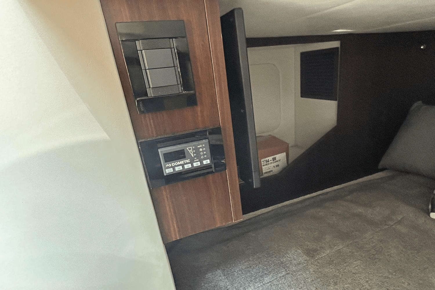 2024 Cruisers Yachts 38 GLS-OB SB Image Thumbnail #60