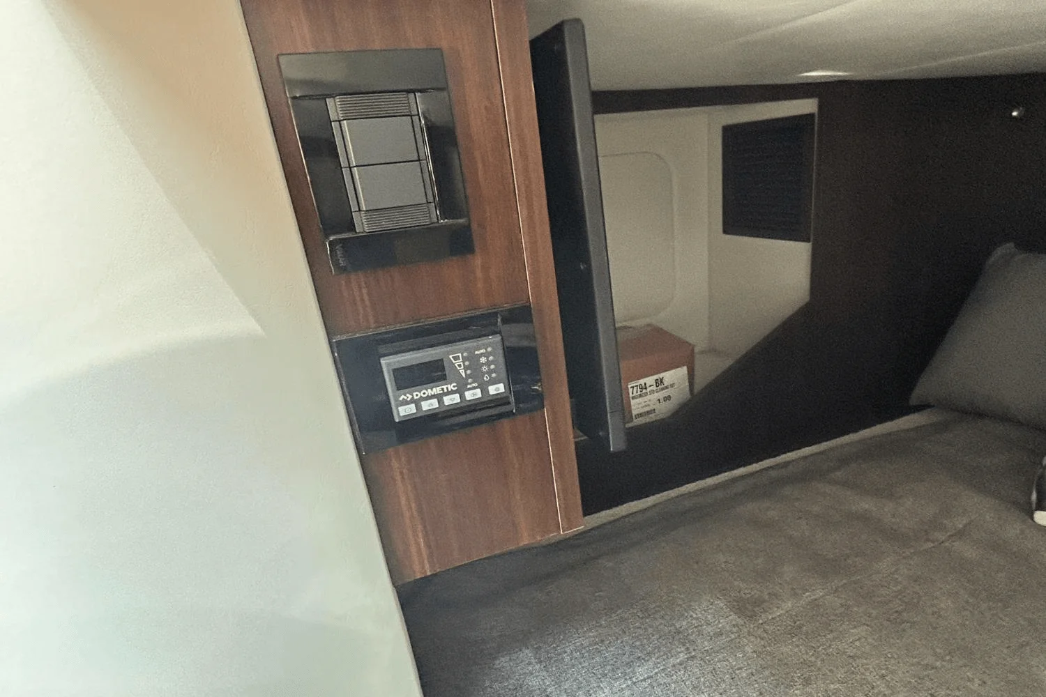 2024 Cruisers Yachts 38 GLS-OB SB Image Thumbnail #60