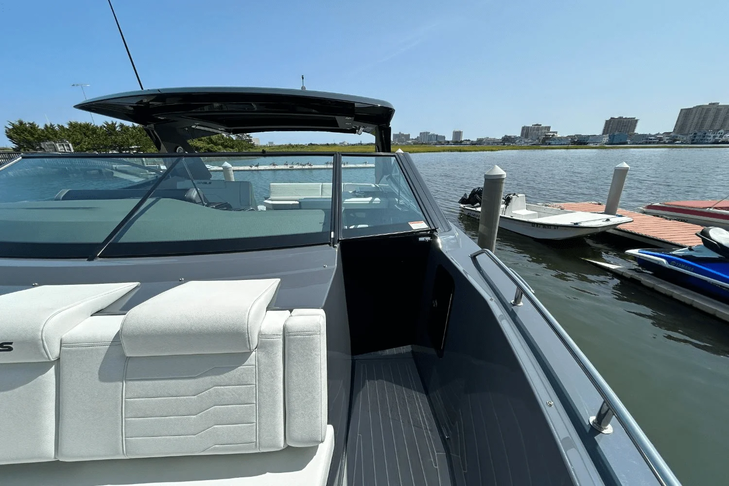 2024 Cruisers Yachts 38 GLS-OB SB Image Thumbnail #68