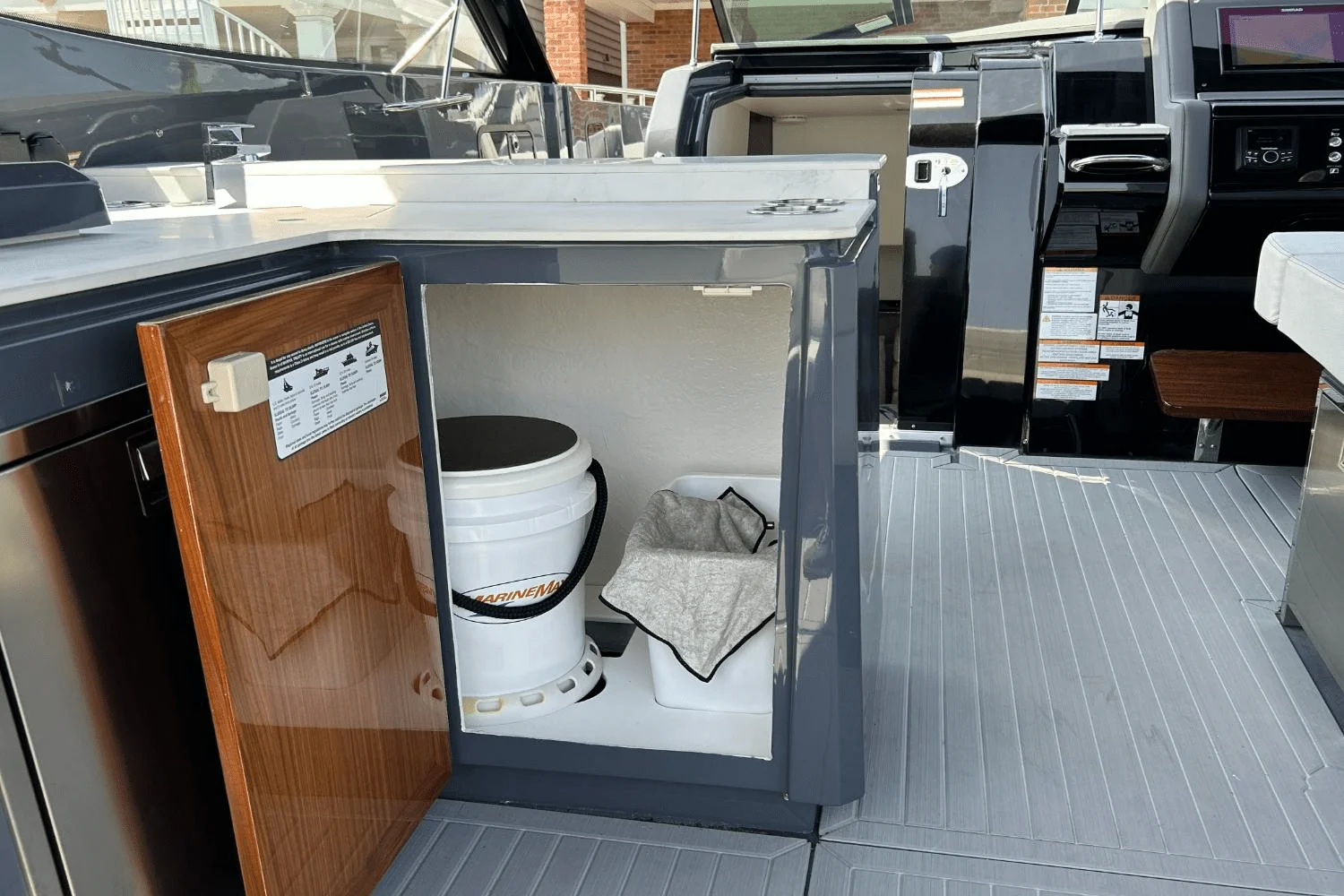 2024 Cruisers Yachts 38 GLS-OB SB Image Thumbnail #33