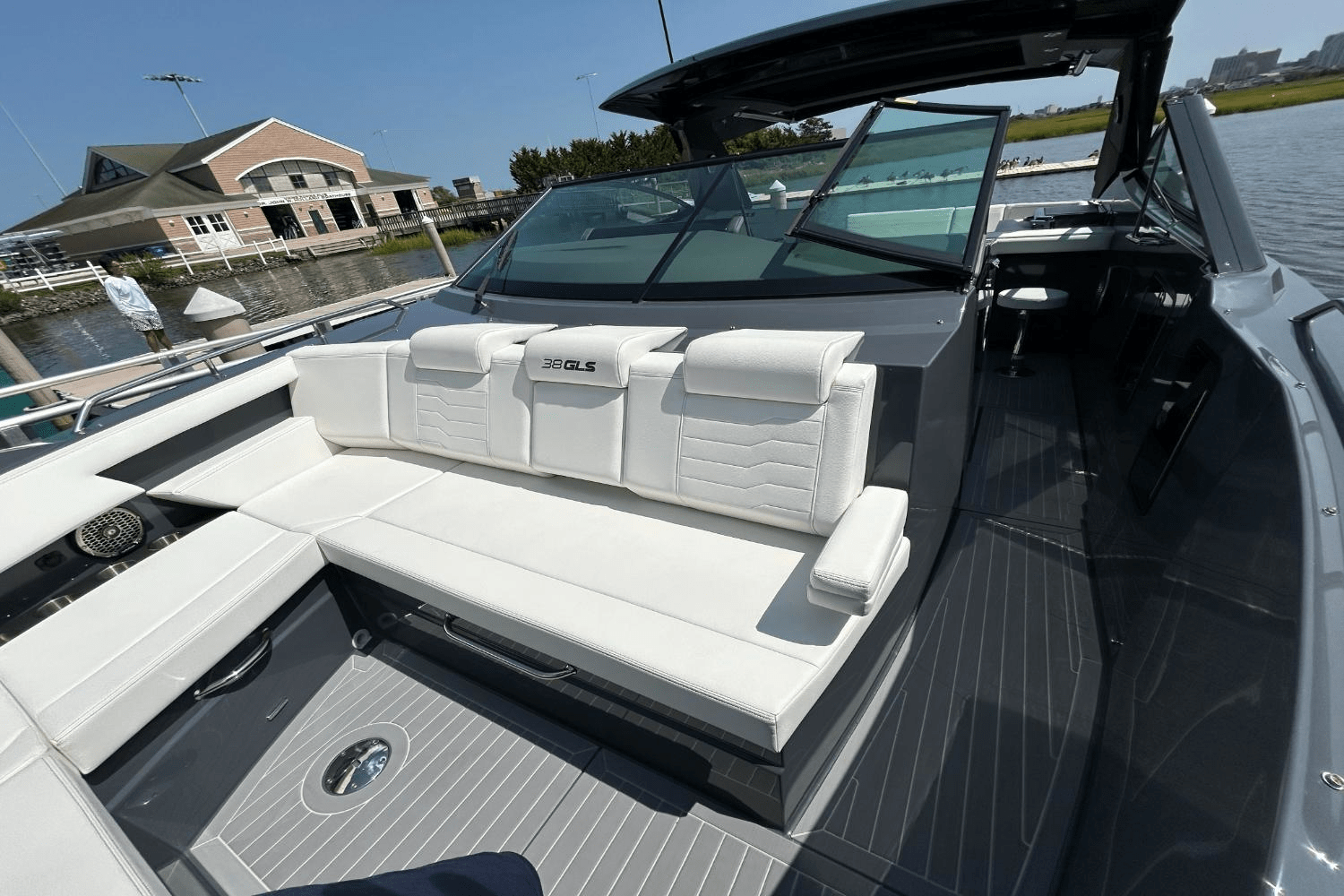 2024 Cruisers Yachts 38 GLS-OB SB Image Thumbnail #69