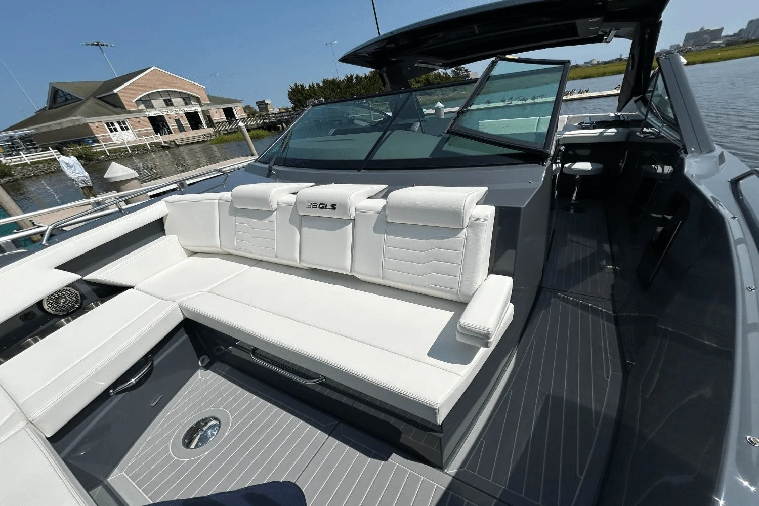 2024 Cruisers Yachts 38 GLS-OB SB Image Thumbnail #69