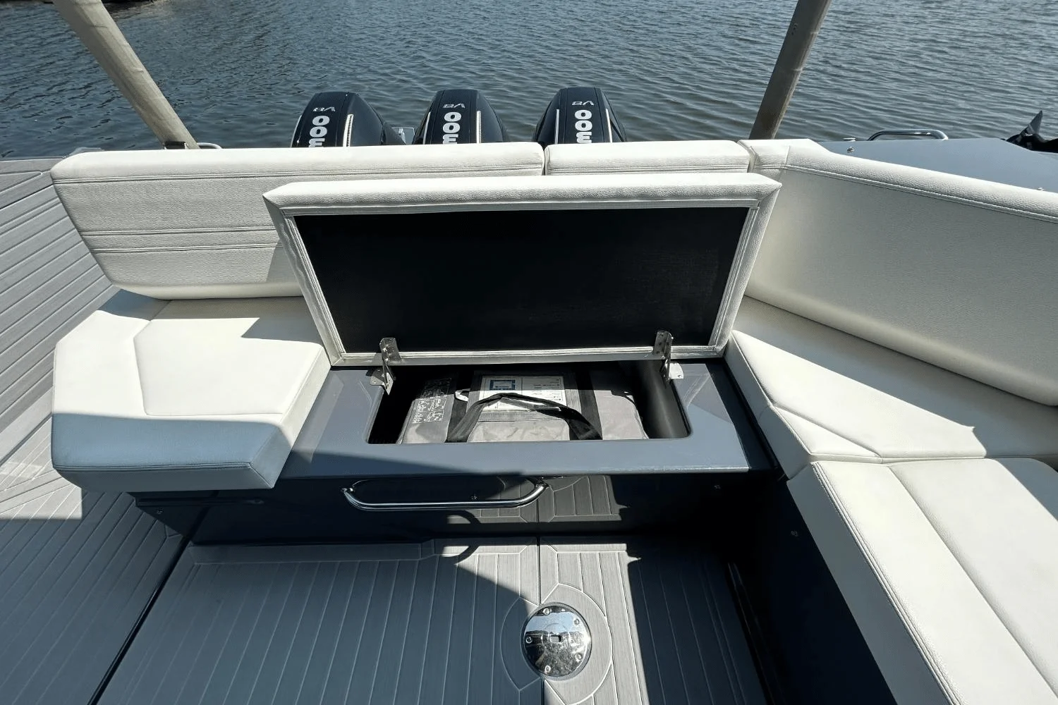 2024 Cruisers Yachts 38 GLS-OB SB Image Thumbnail #23