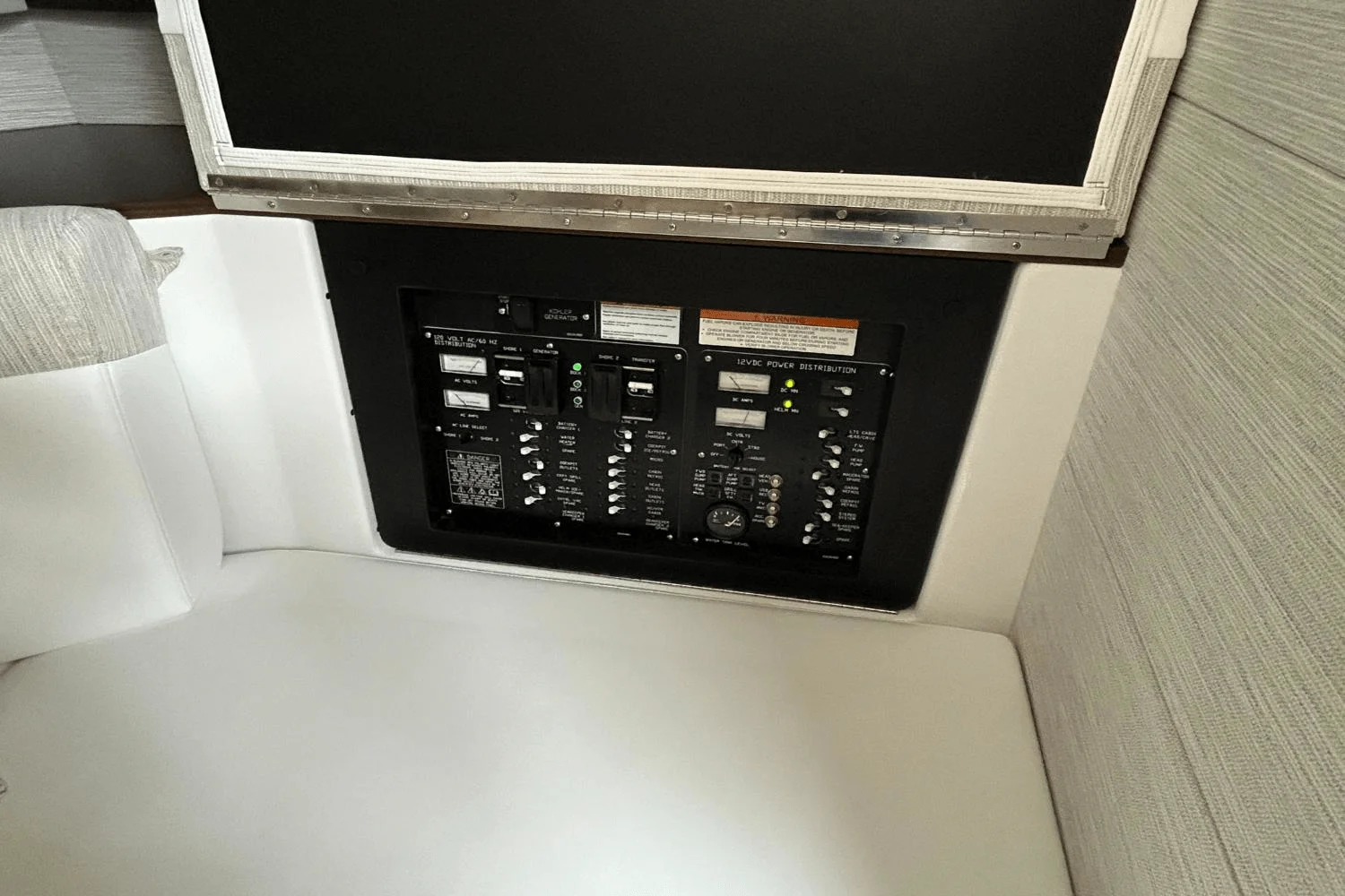 2024 Cruisers Yachts 38 GLS-OB SB Image Thumbnail #57