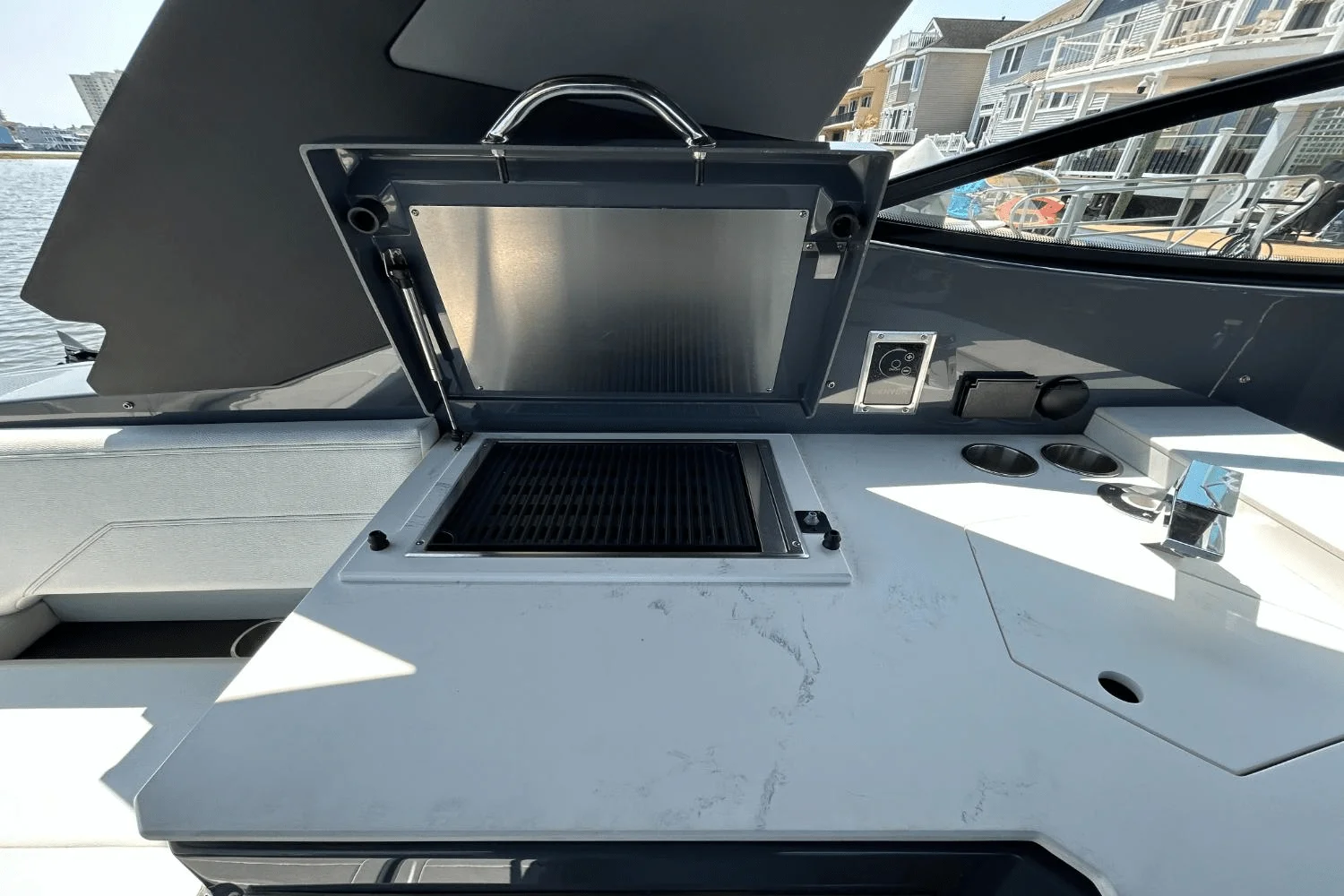 2024 Cruisers Yachts 38 GLS-OB SB Image Thumbnail #28