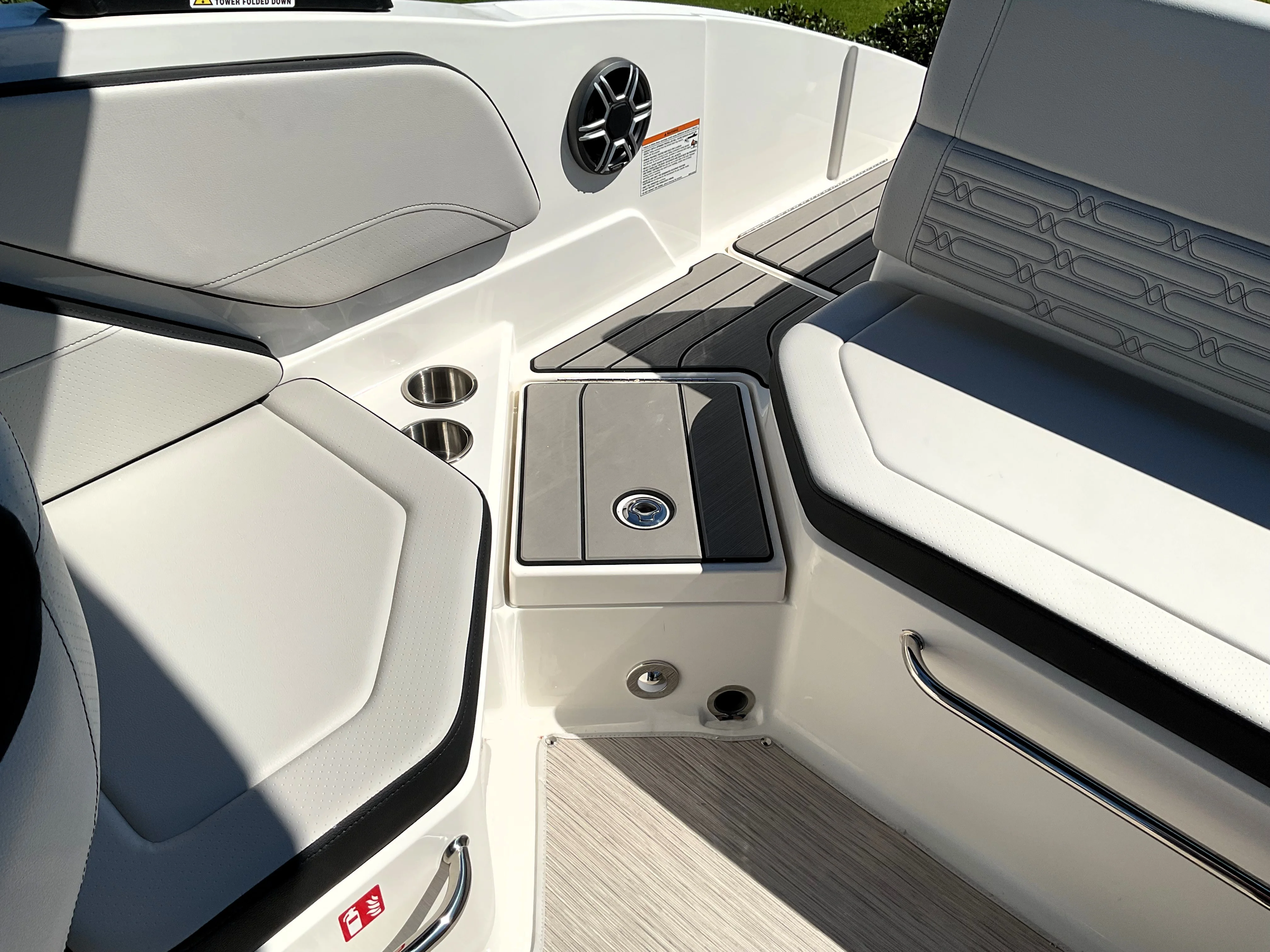 2026 Sea Ray SPX 210 Outboard Image Thumbnail #34