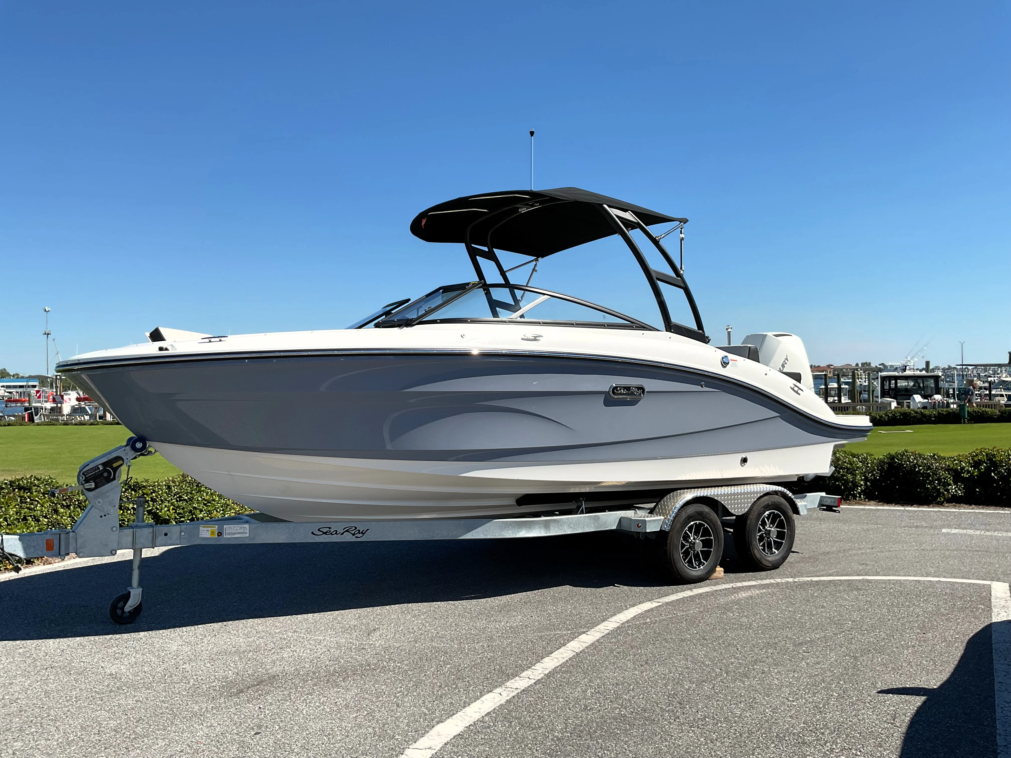 2026 Sea Ray SPX 210 Outboard Image Thumbnail #0