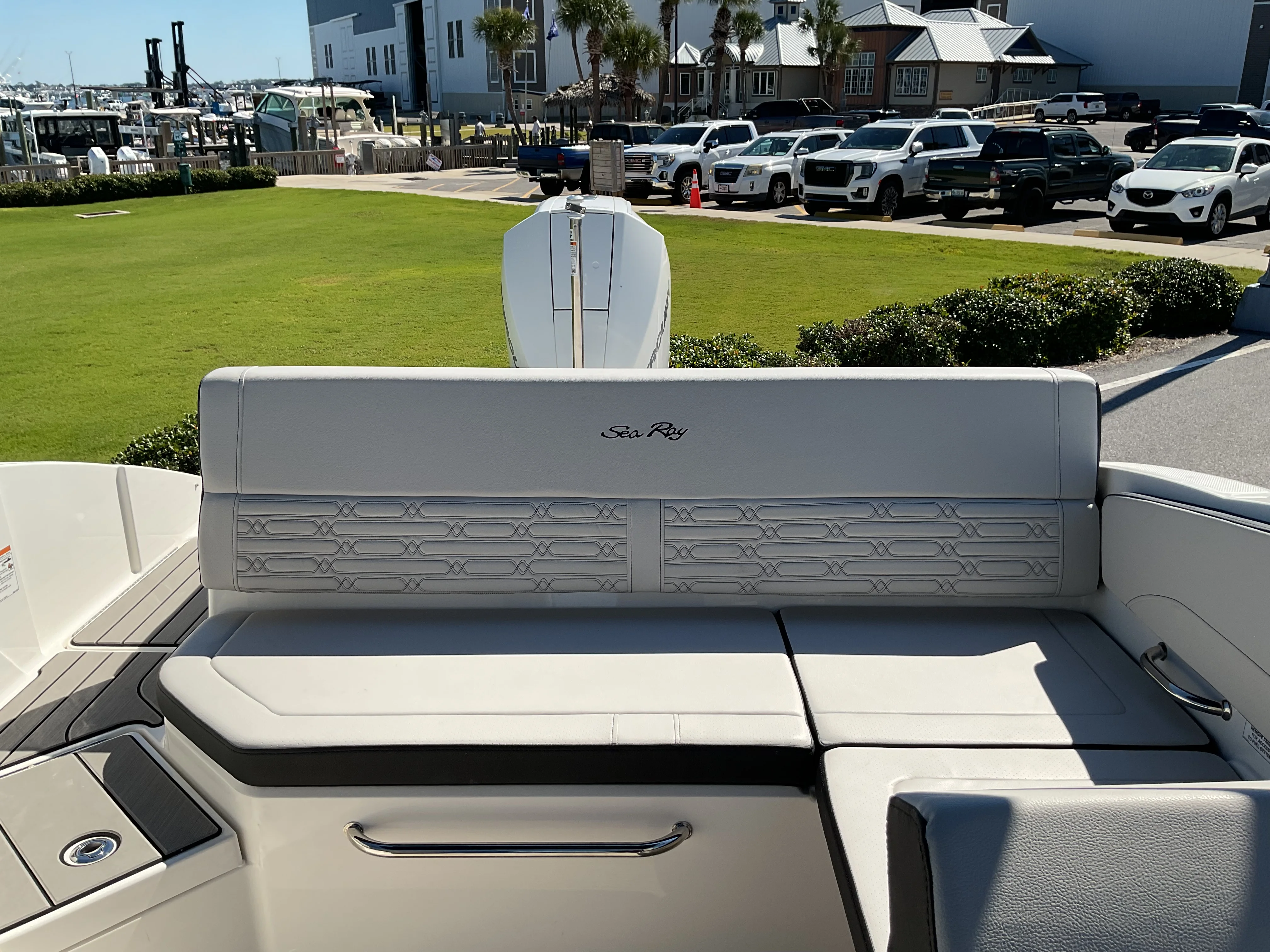 2026 Sea Ray SPX 210 Outboard Image Thumbnail #30