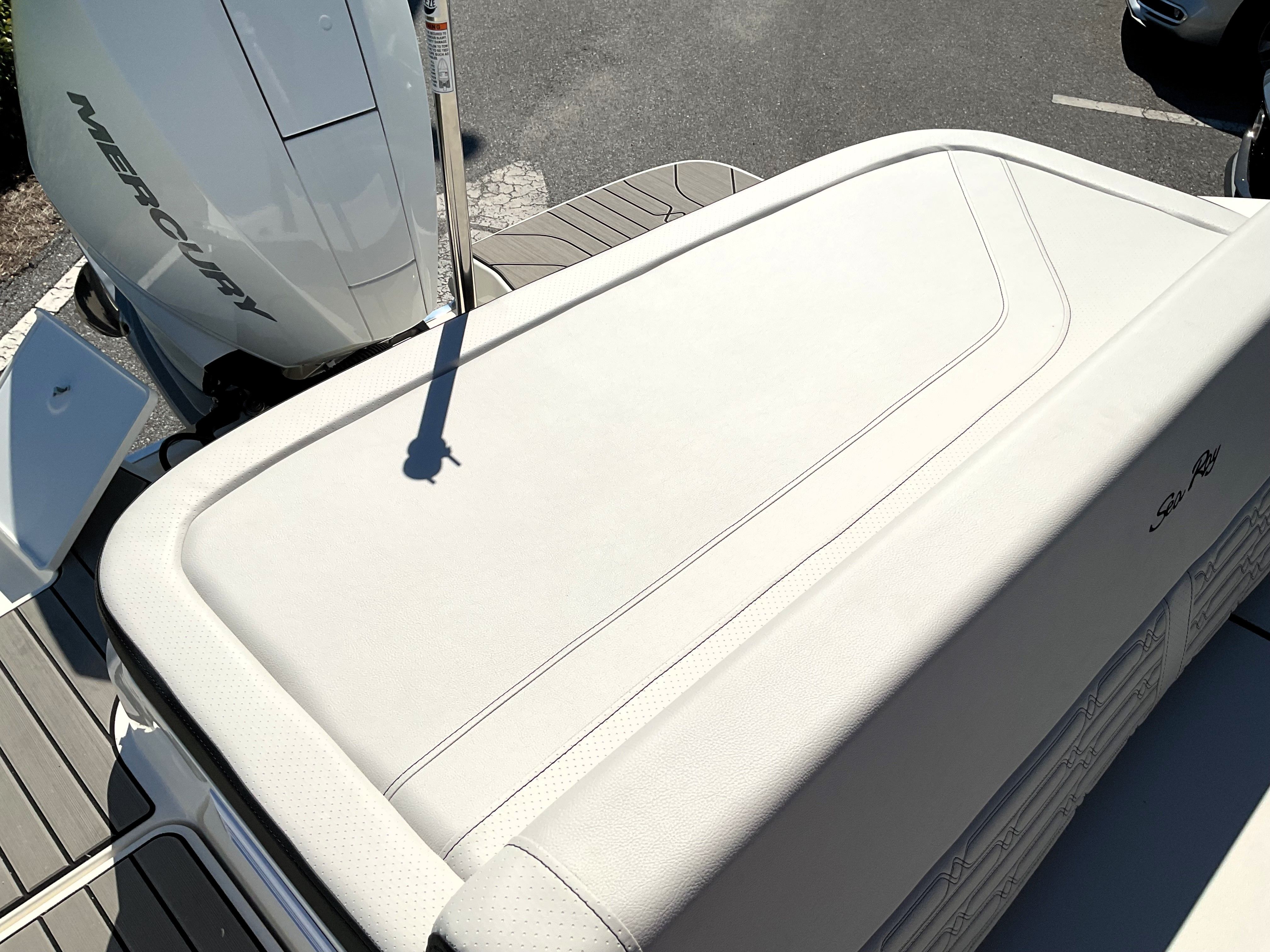 2026 Sea Ray SPX 210 Outboard Image Thumbnail #42