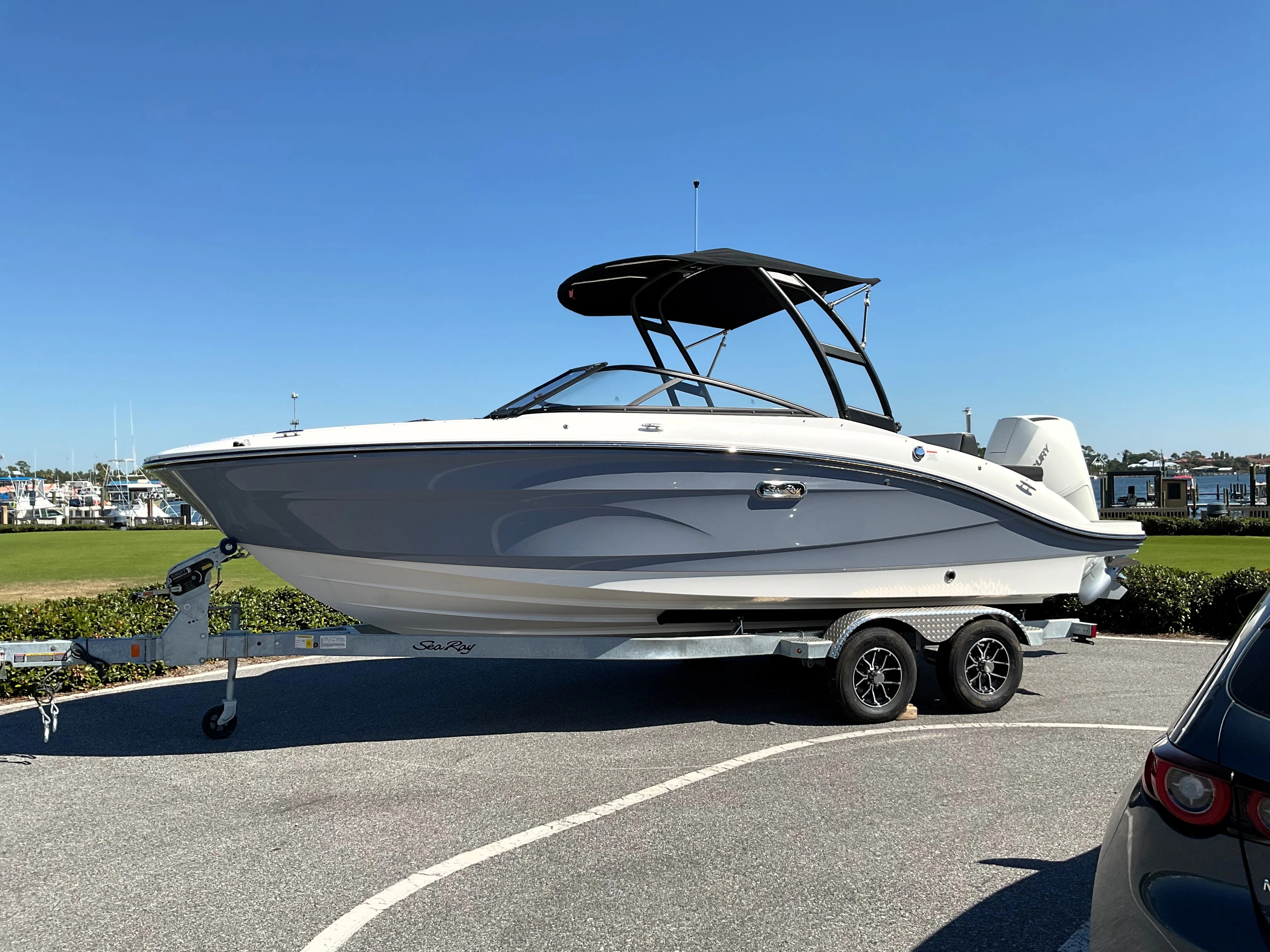 2026 Sea Ray SPX 210 Outboard Image Thumbnail #2