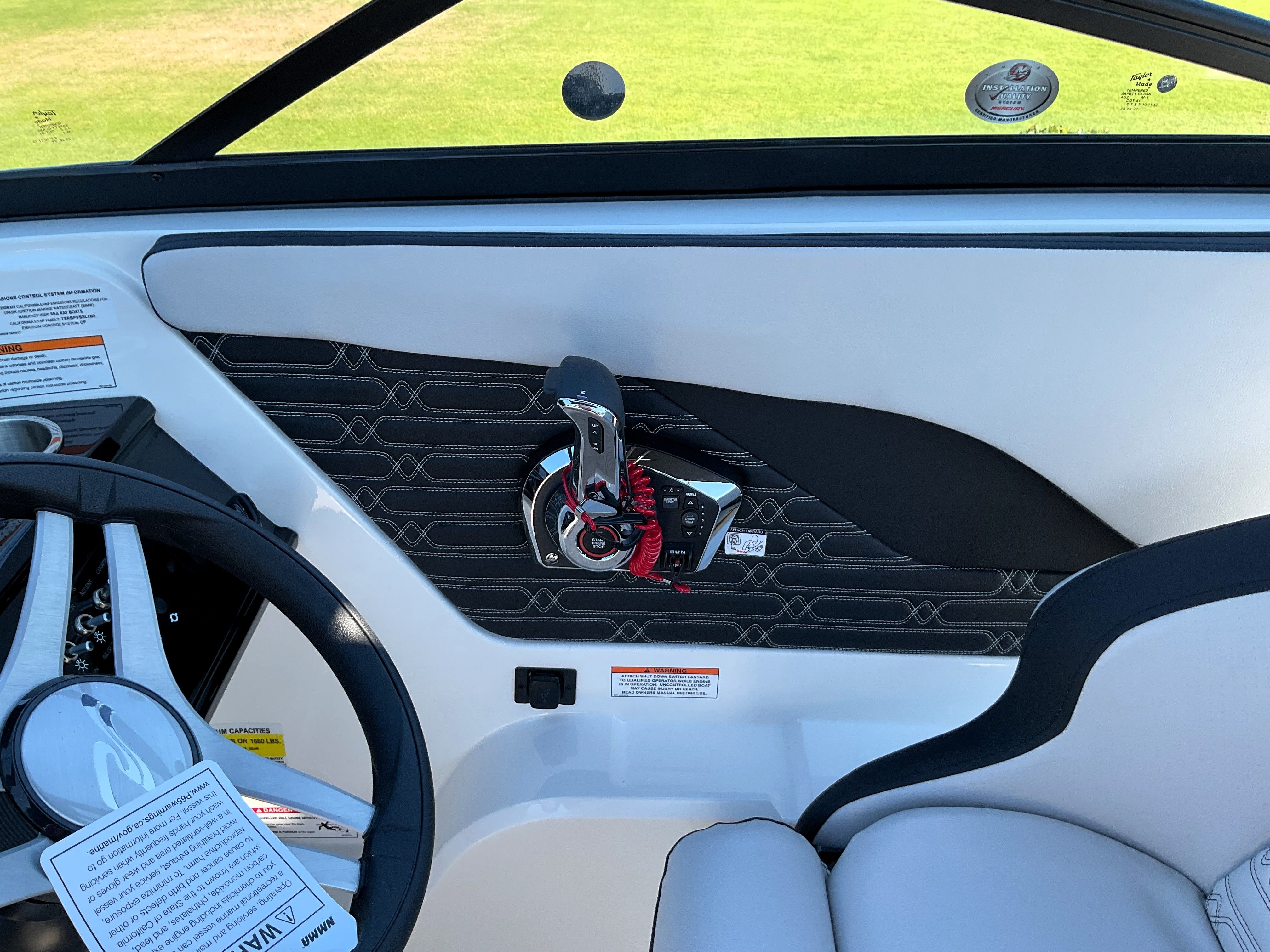 2026 Sea Ray SPX 210 Outboard Image Thumbnail #15