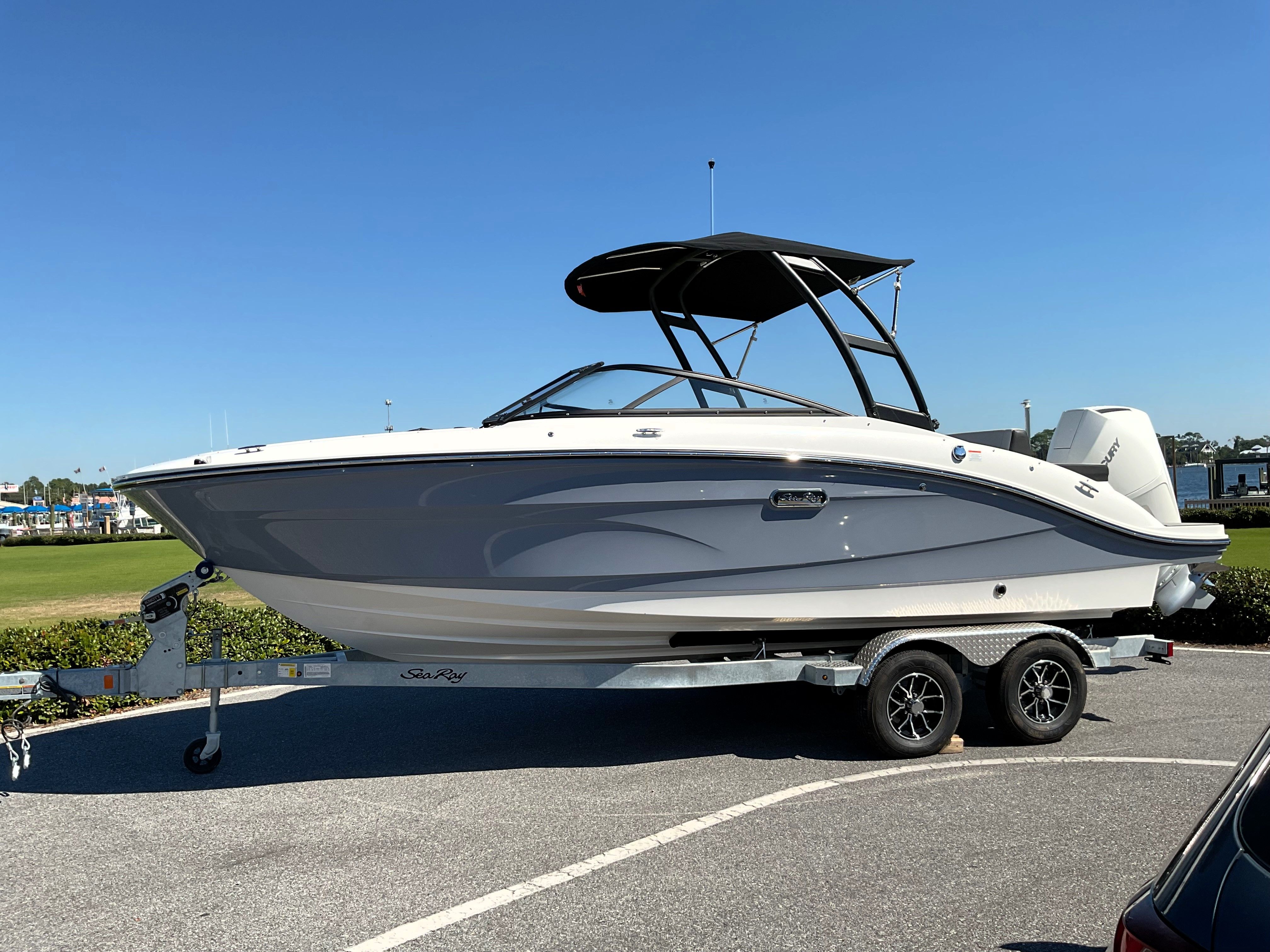 2026 Sea Ray SPX 210 Outboard Image Thumbnail #3