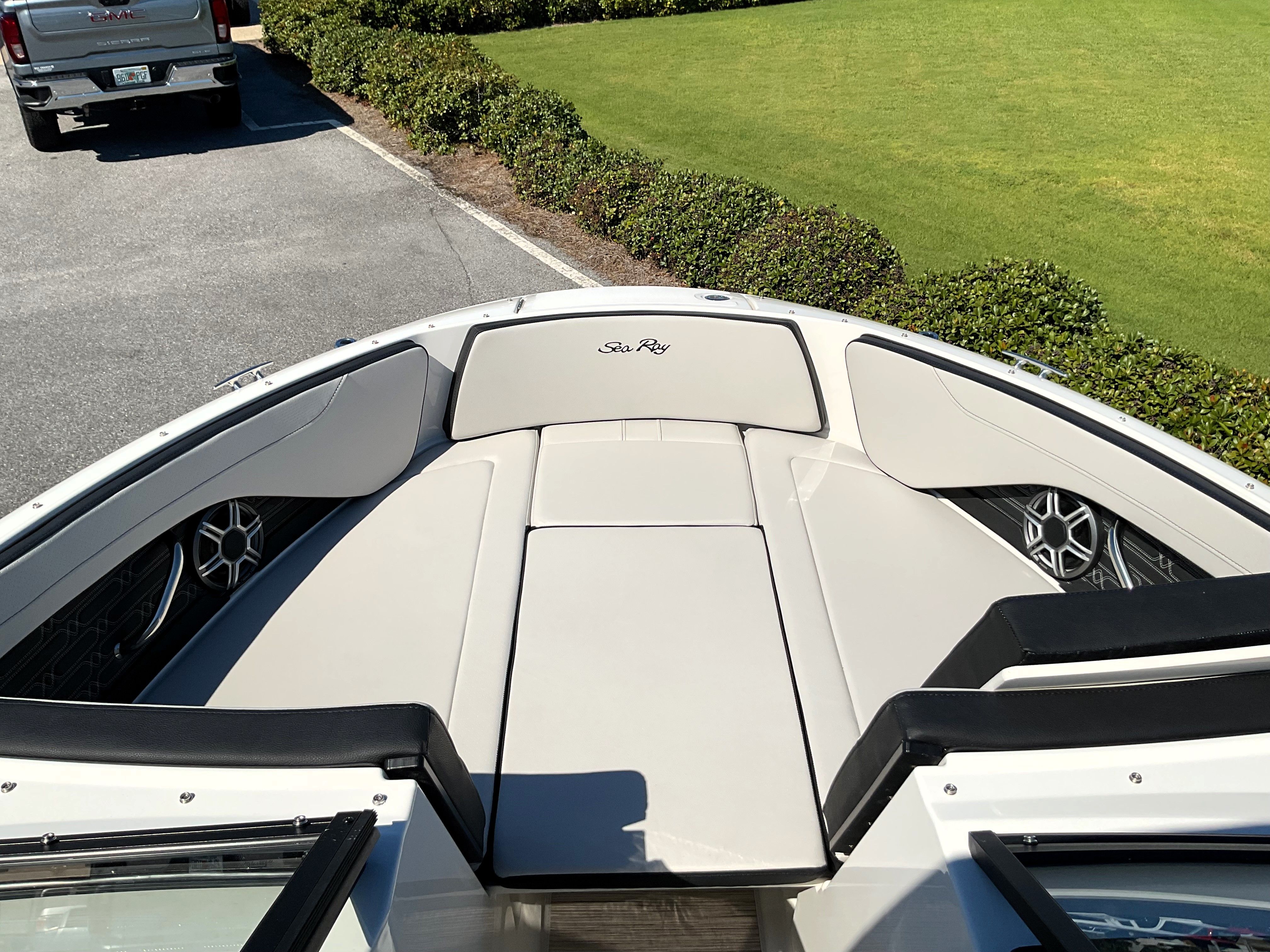 2026 Sea Ray SPX 210 Outboard Image Thumbnail #24