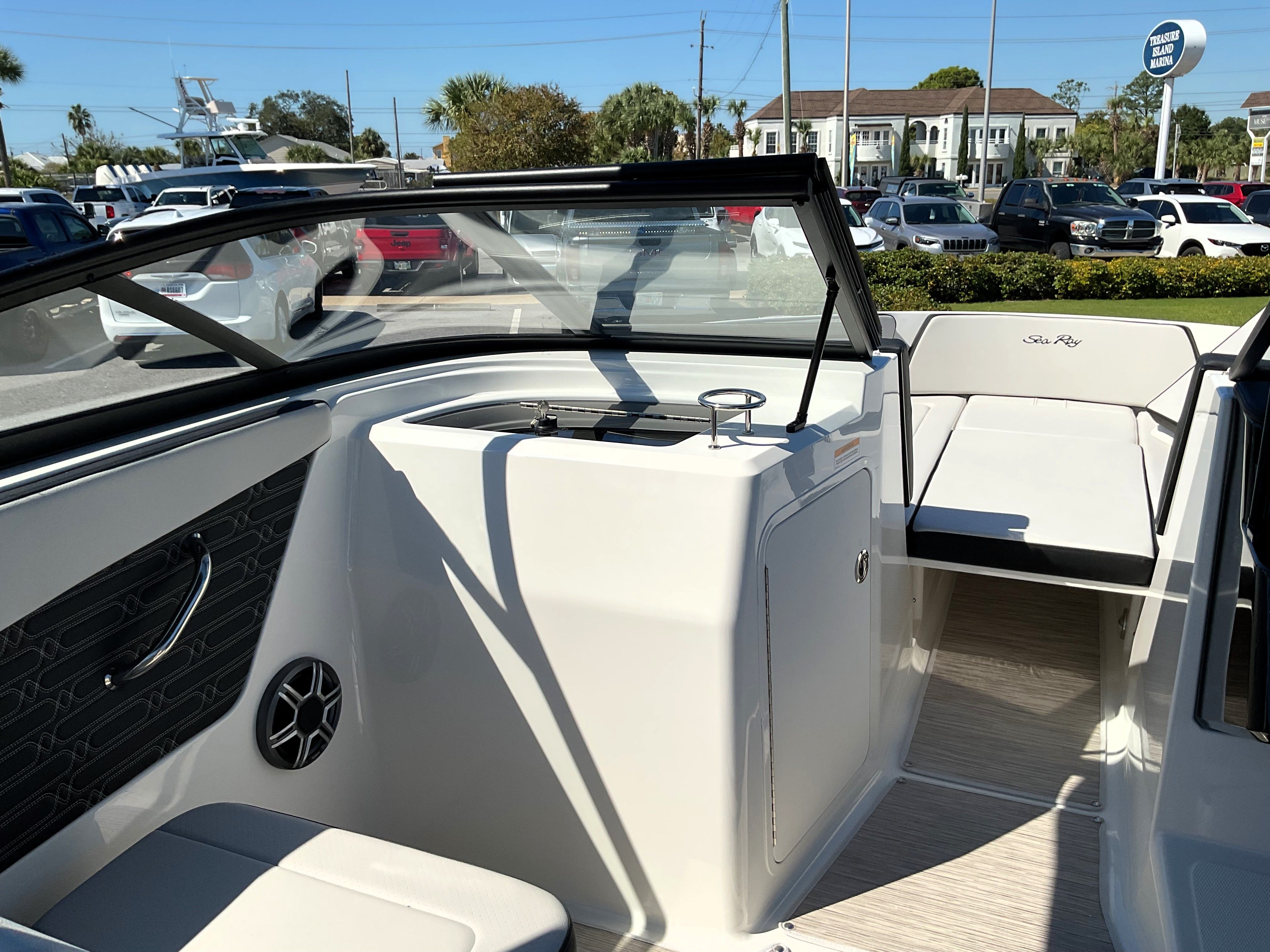 2026 Sea Ray SPX 210 Outboard Image Thumbnail #37