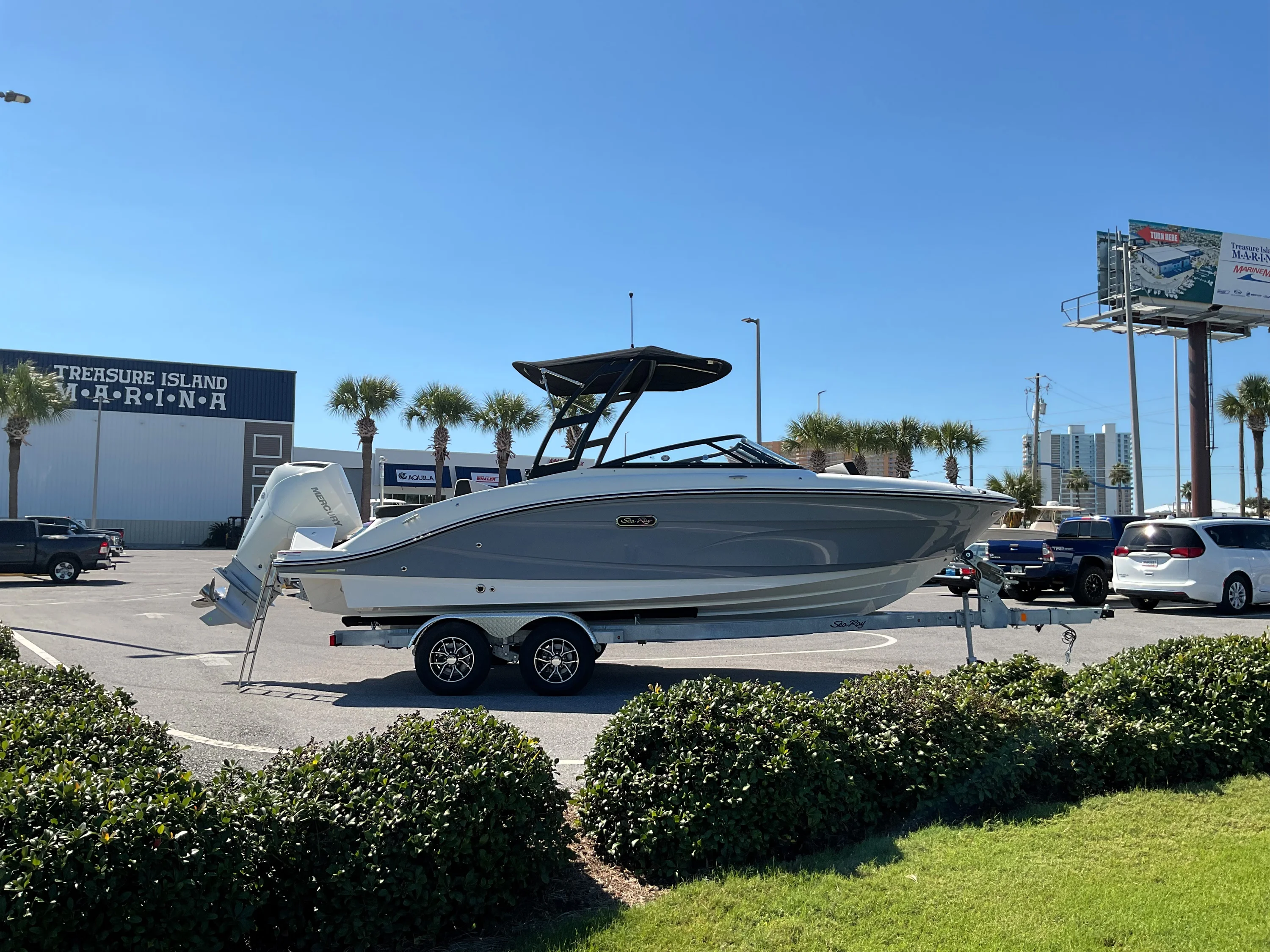 2026 Sea Ray SPX 210 Outboard Image Thumbnail #6