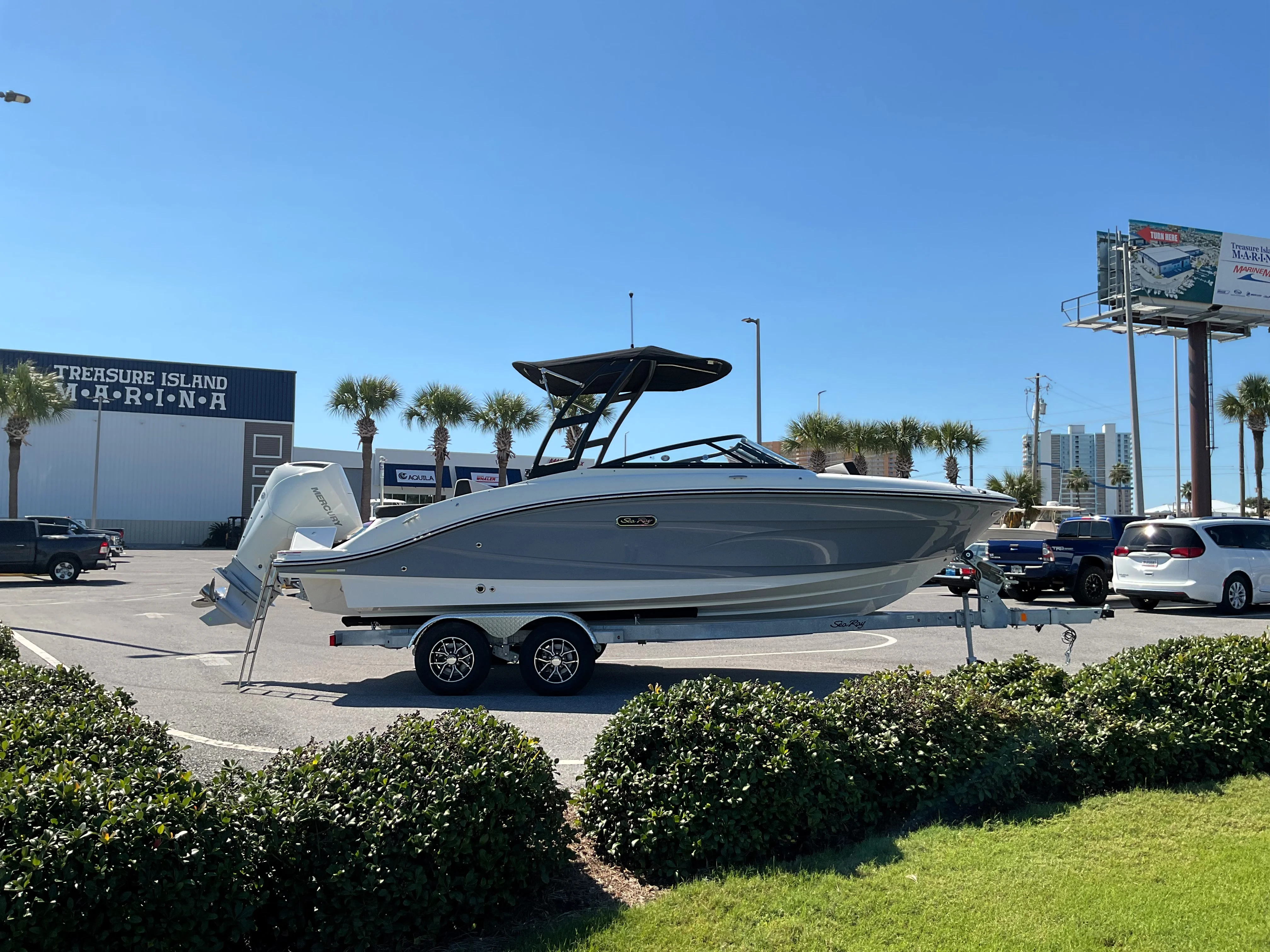 2026 Sea Ray SPX 210 Outboard Image Thumbnail #6